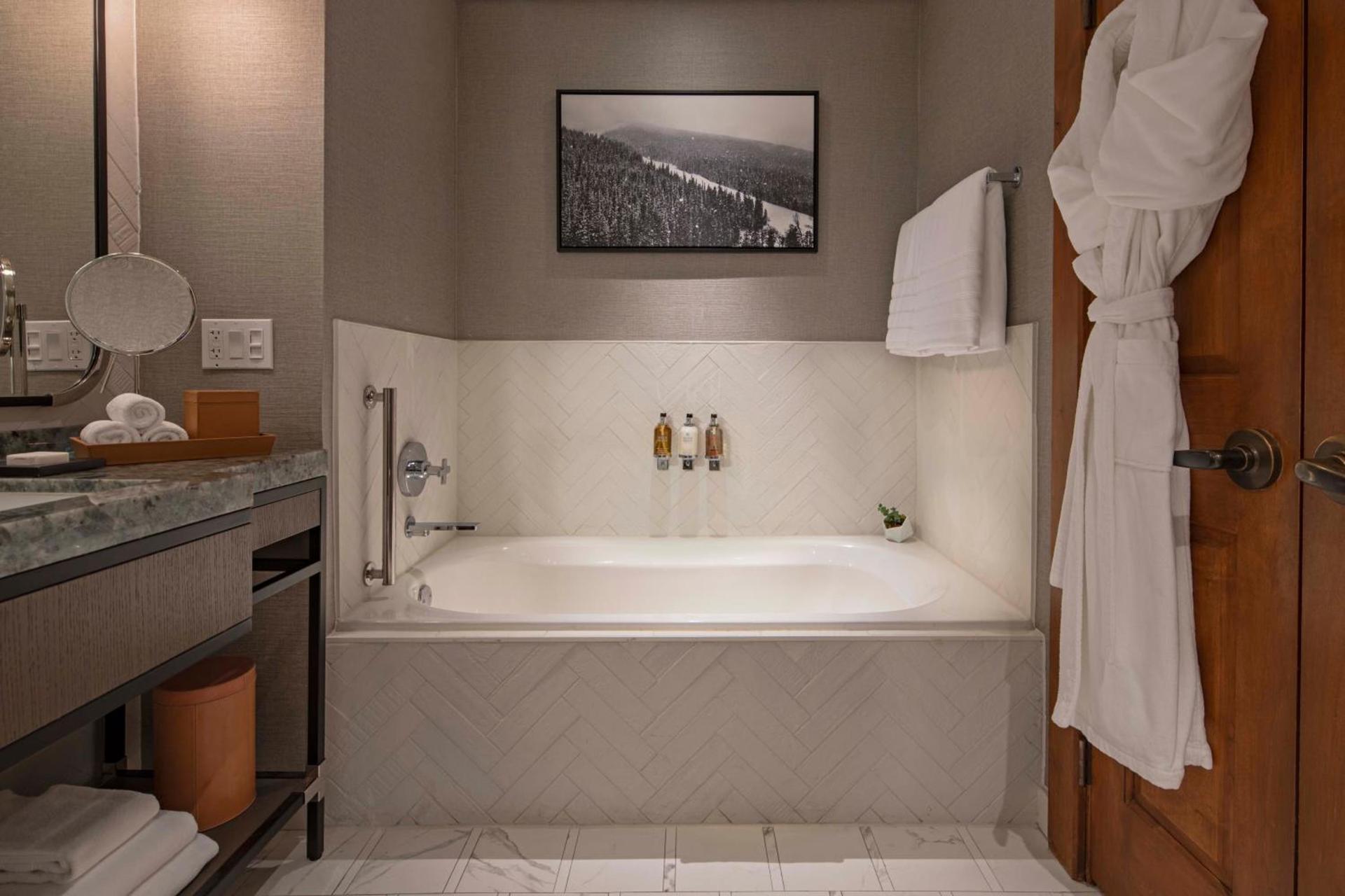 The Hythe, a Luxury Collection Resort, Vail photo 14