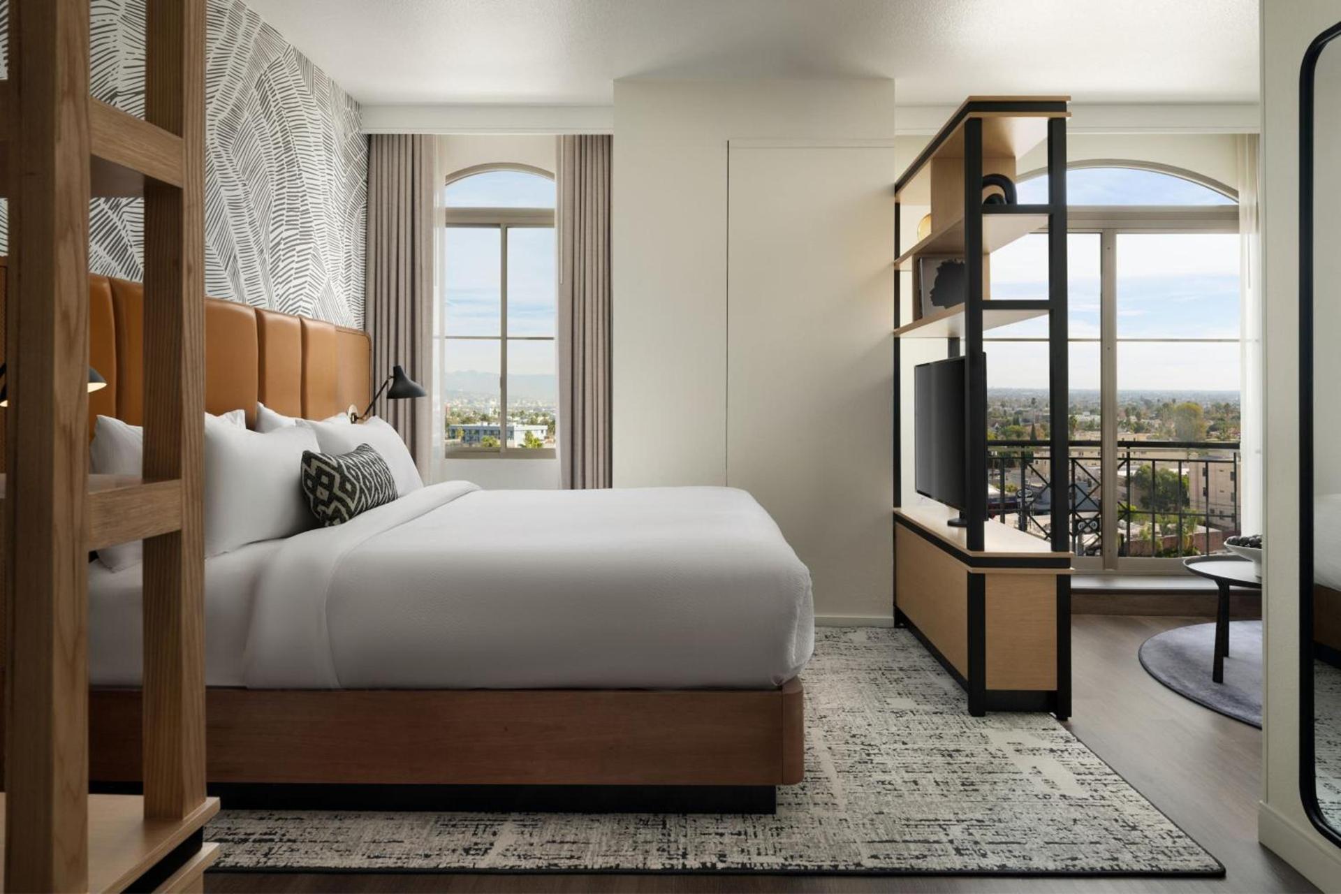 Burton House, Beverly Hills, A Tribute Portfolio Hotel photo 68