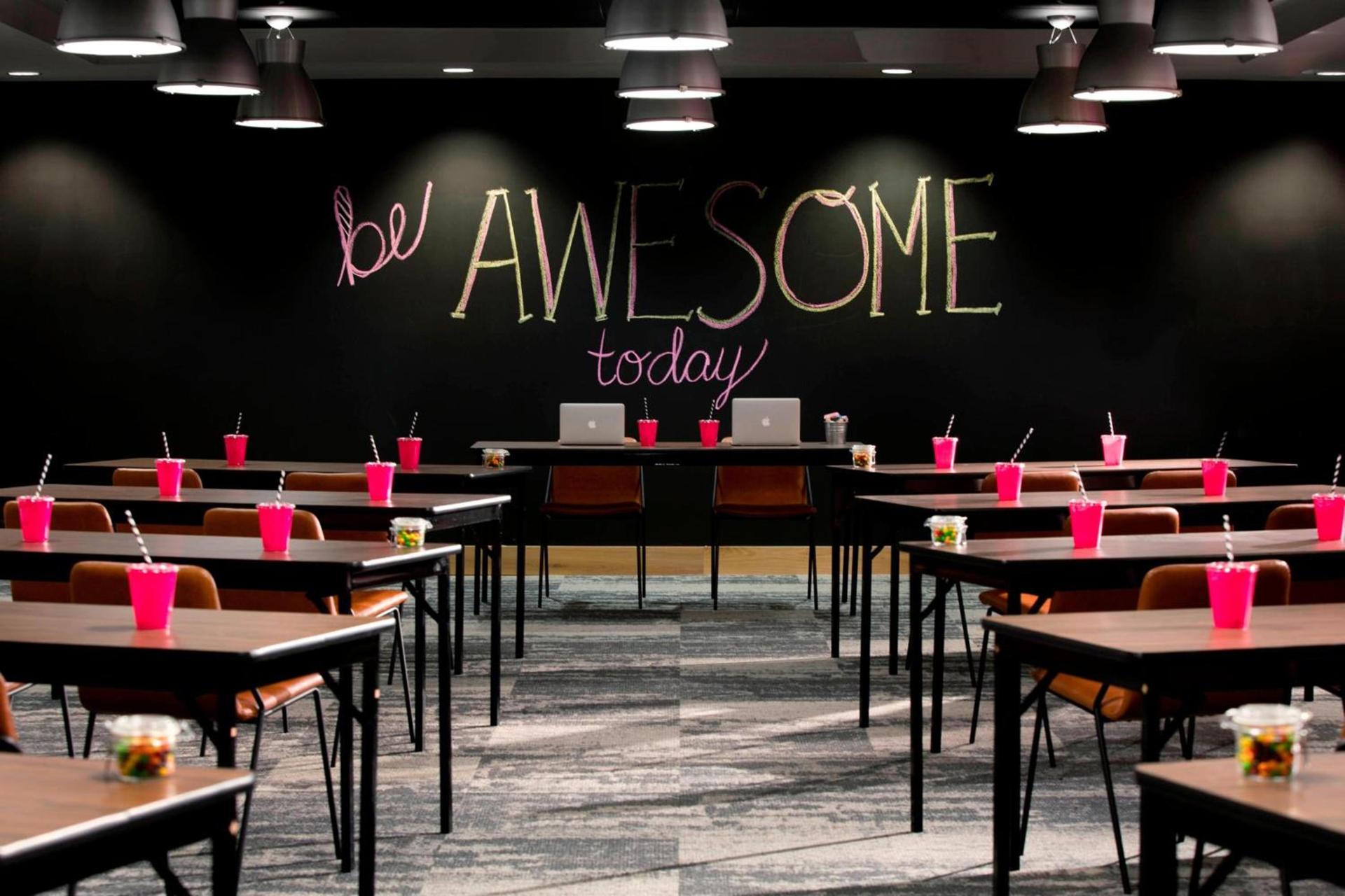 MOXY Phoenix Tempe/ASU Area photo 47