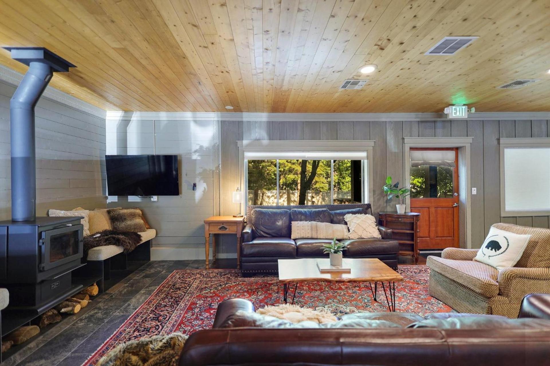 Shasta View Lodge photo 51