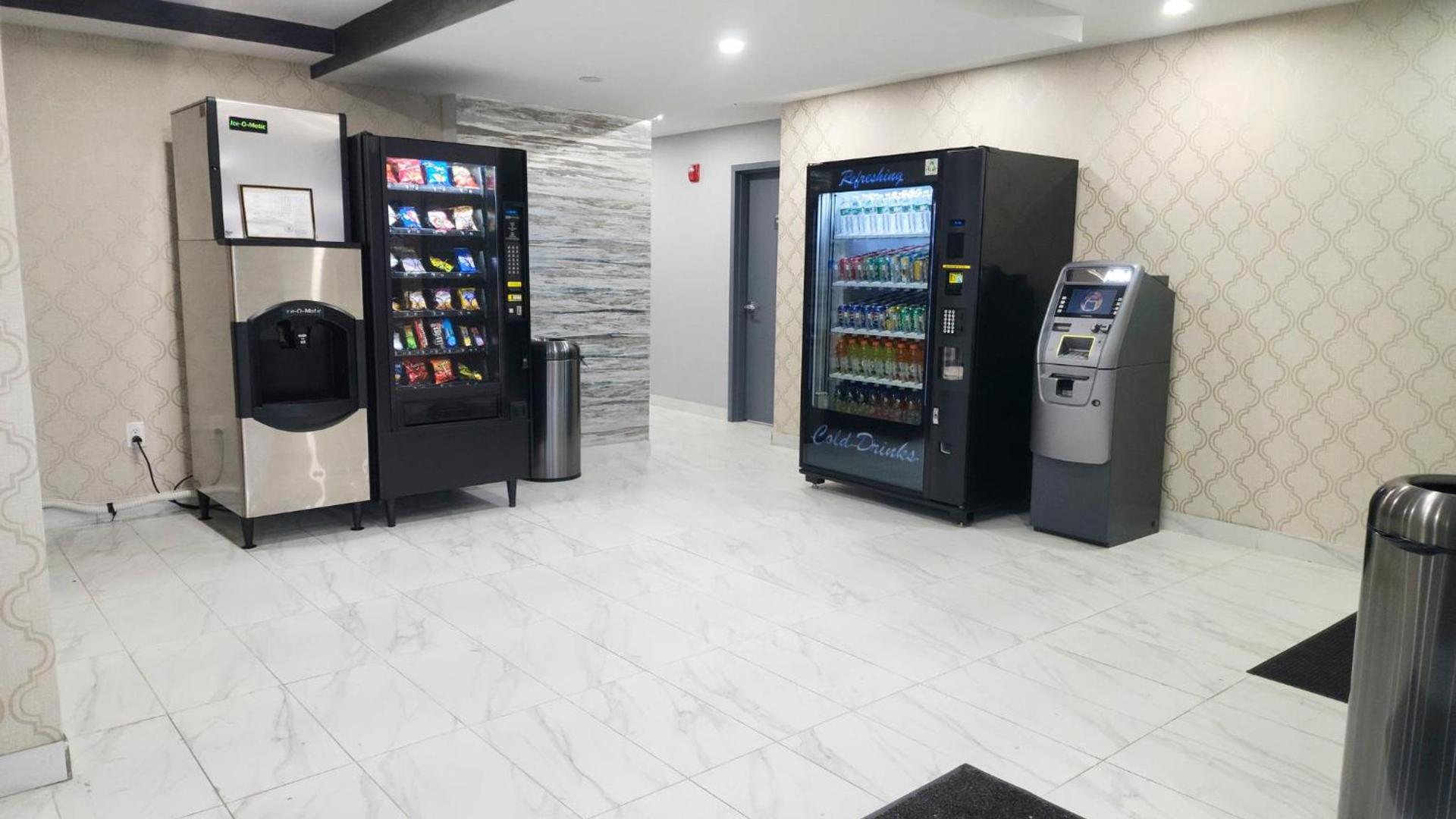 Hotel Fuego Bronx BRAND NEW photo 4