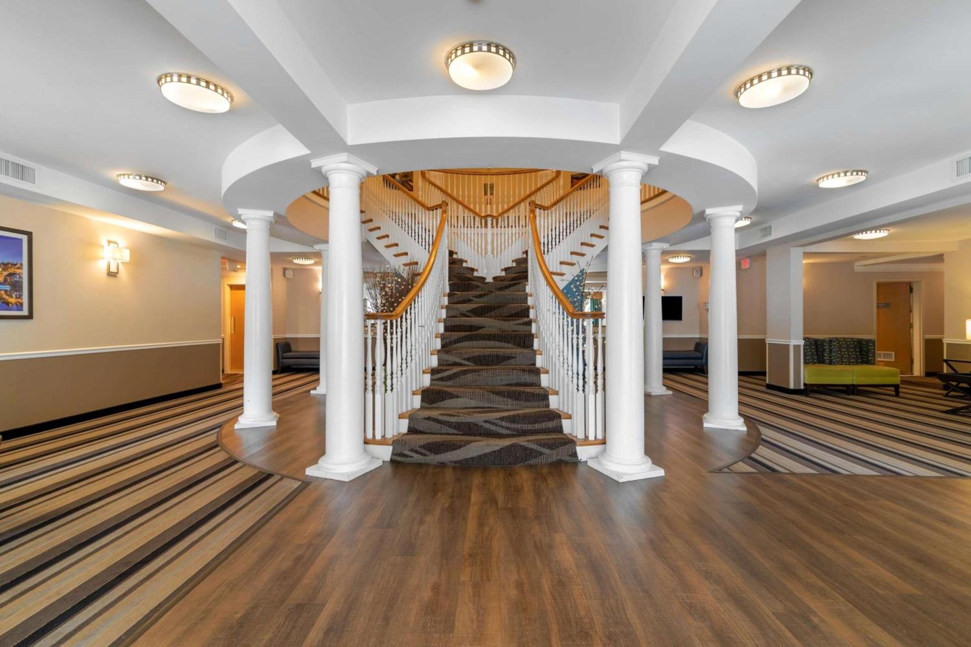 Best Western PLUS Executive Court Inn & Conference Center photo 3