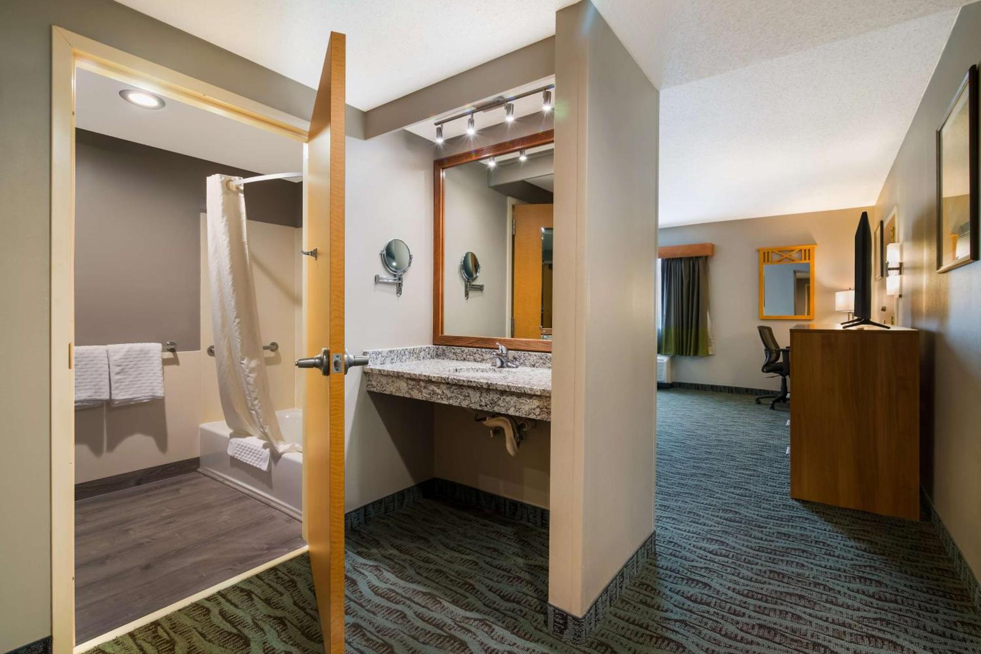 Best Western PLUS Executive Court Inn & Conference Center photo 43