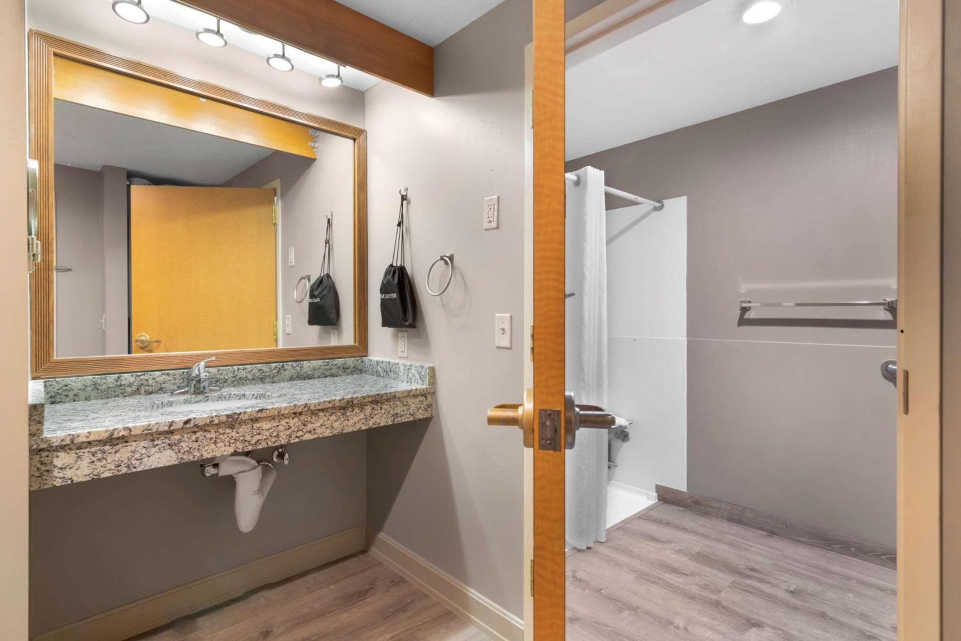 Best Western PLUS Executive Court Inn & Conference Center photo 56