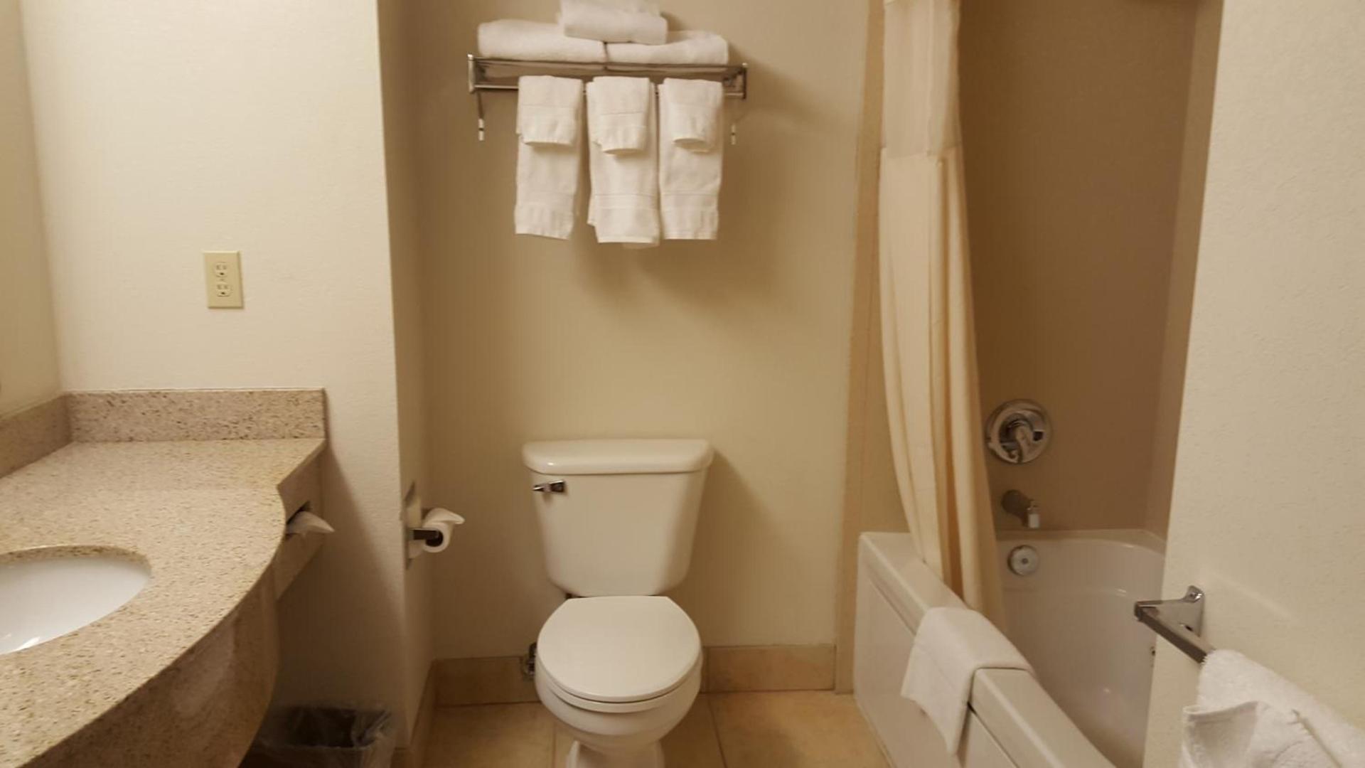 Oceanfront Lodge photo 36