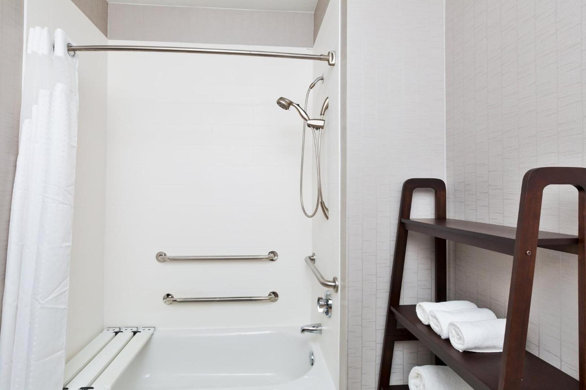 Holiday Inn Express Palestine by IHG photo 75