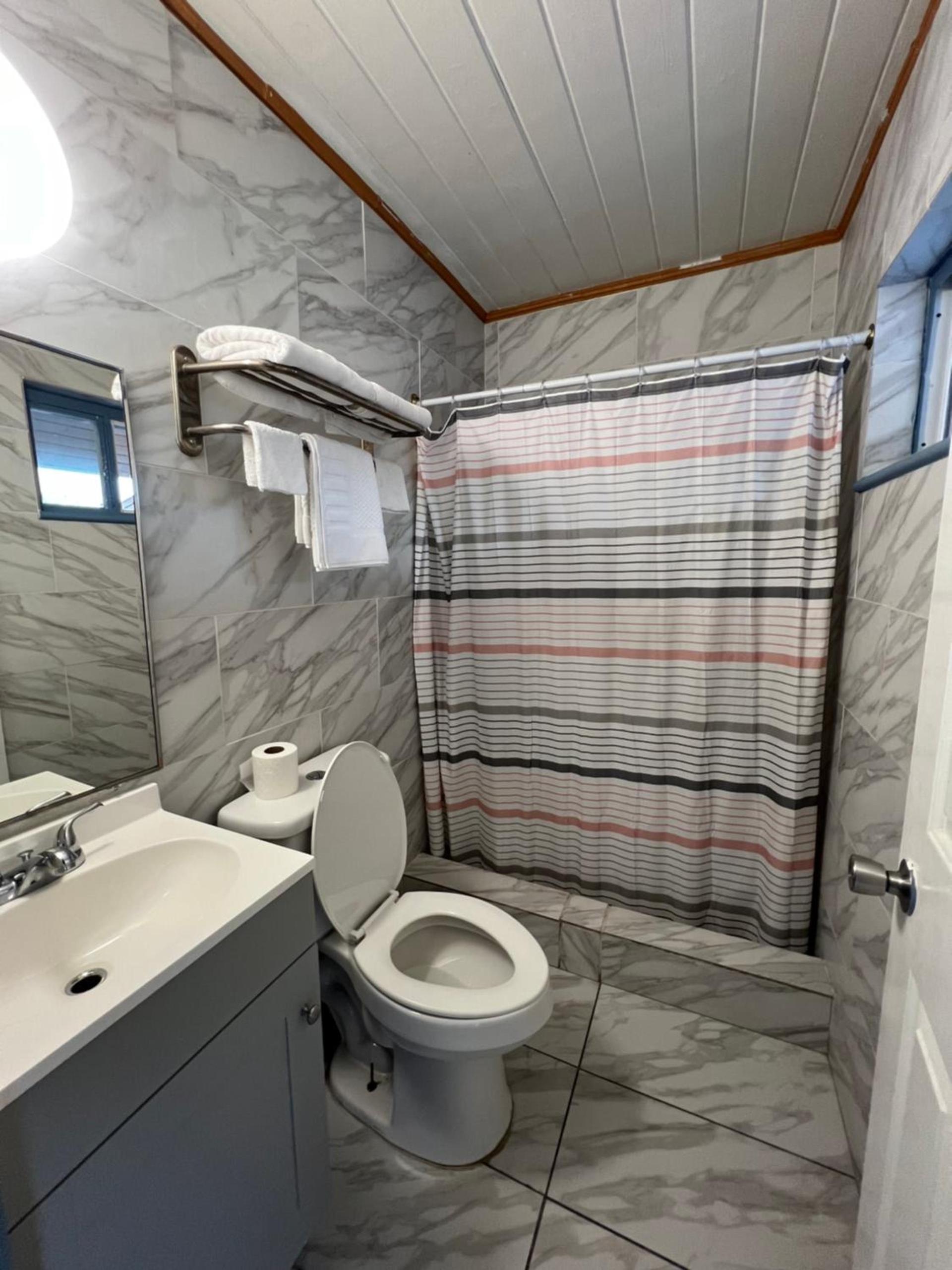 Budget Inn photo 10