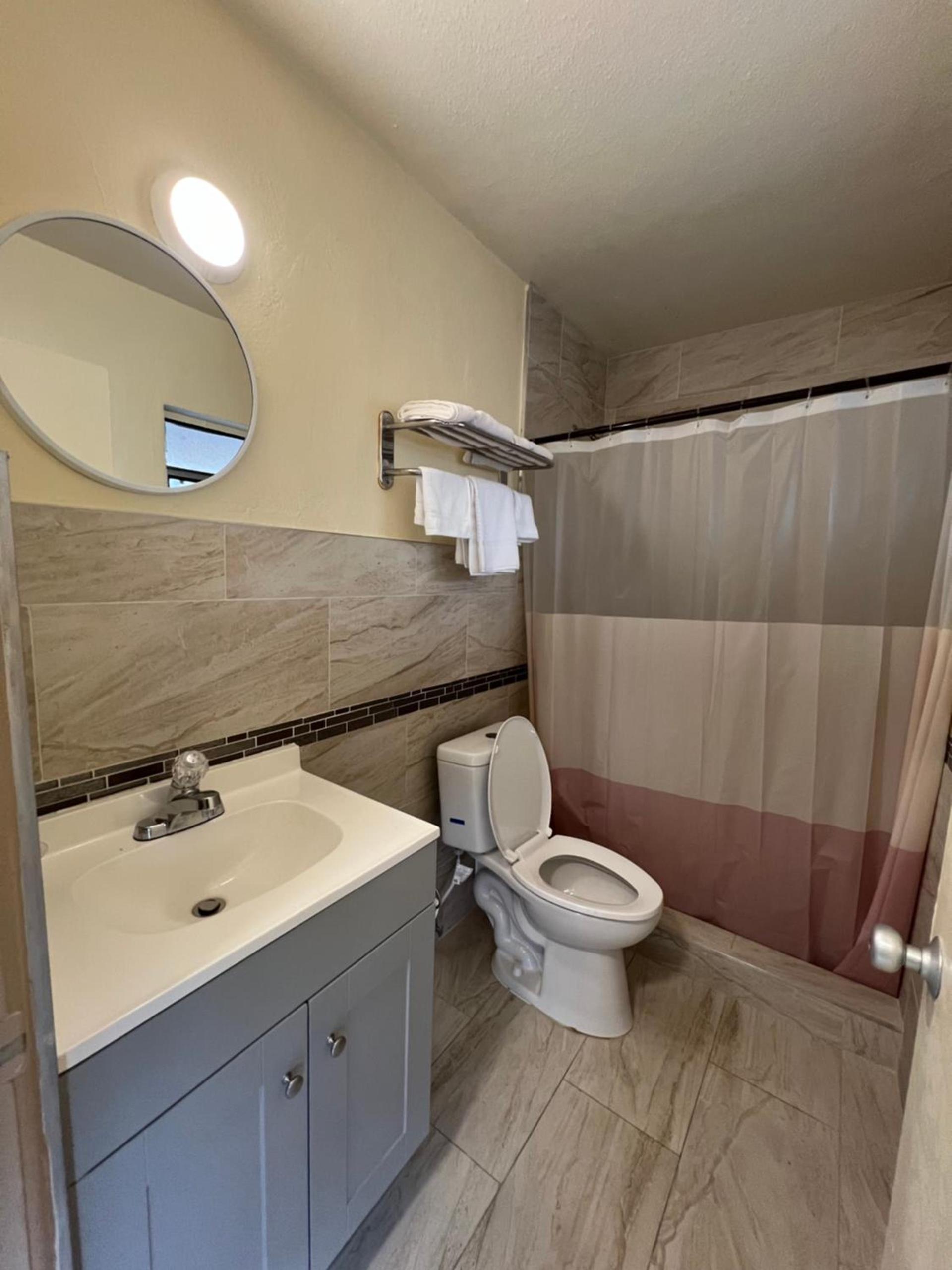 Budget Inn photo 8