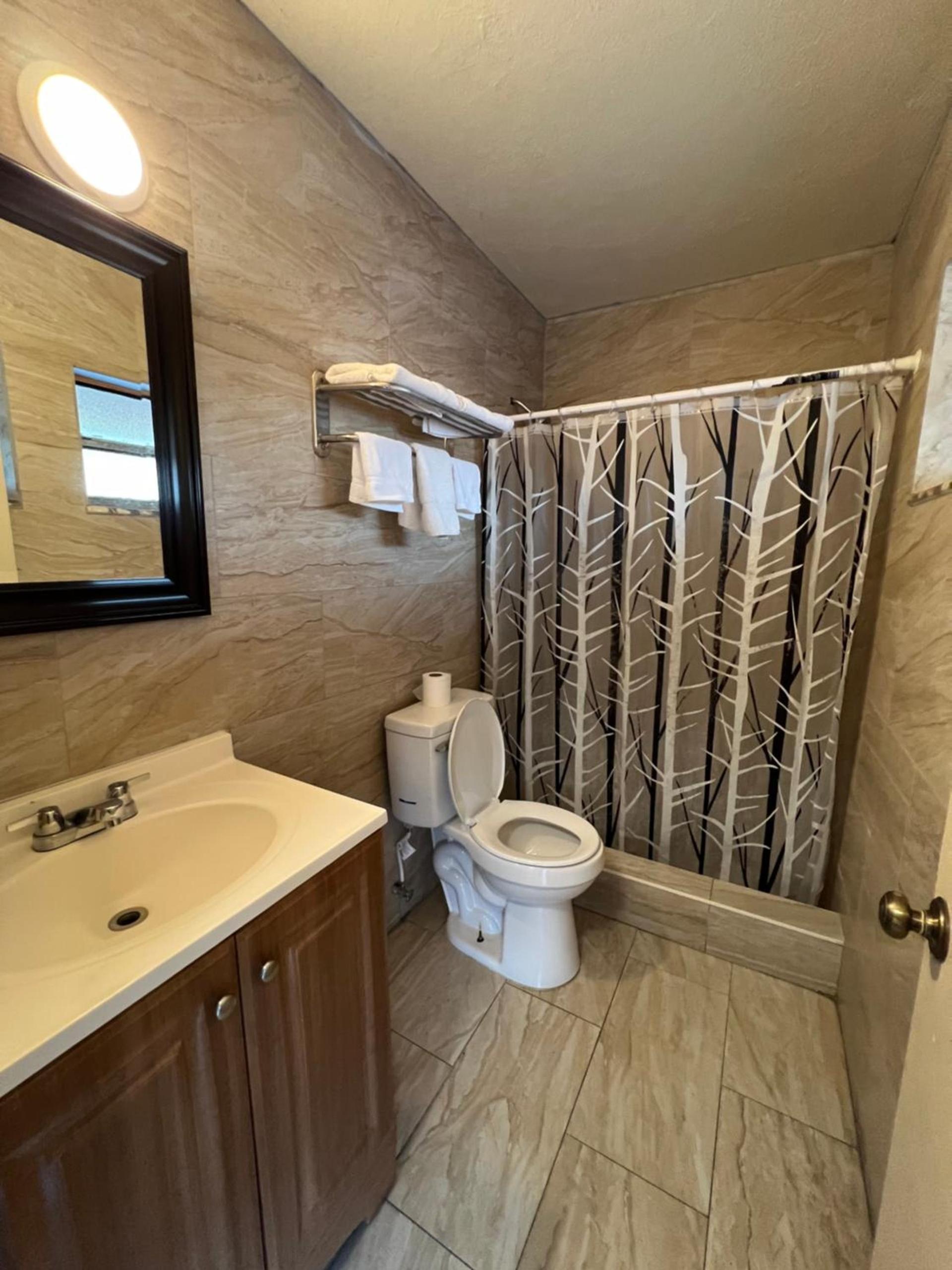 Budget Inn photo 12