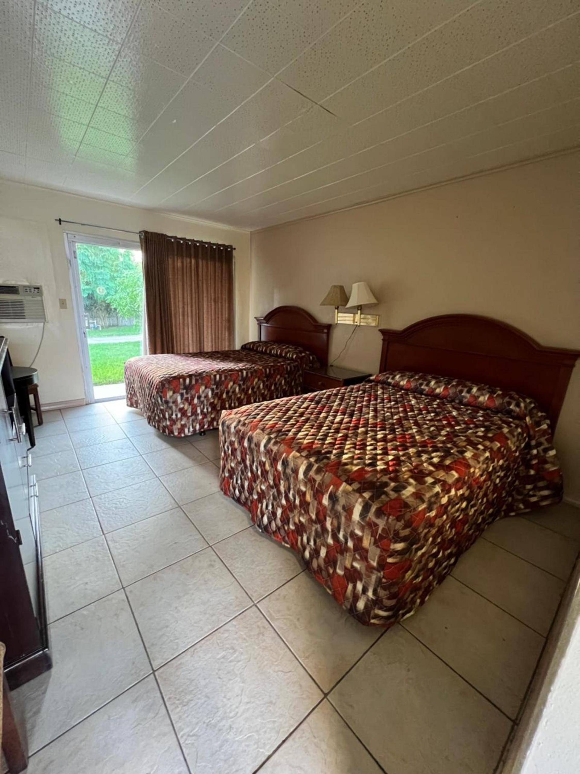 Budget Inn photo 4