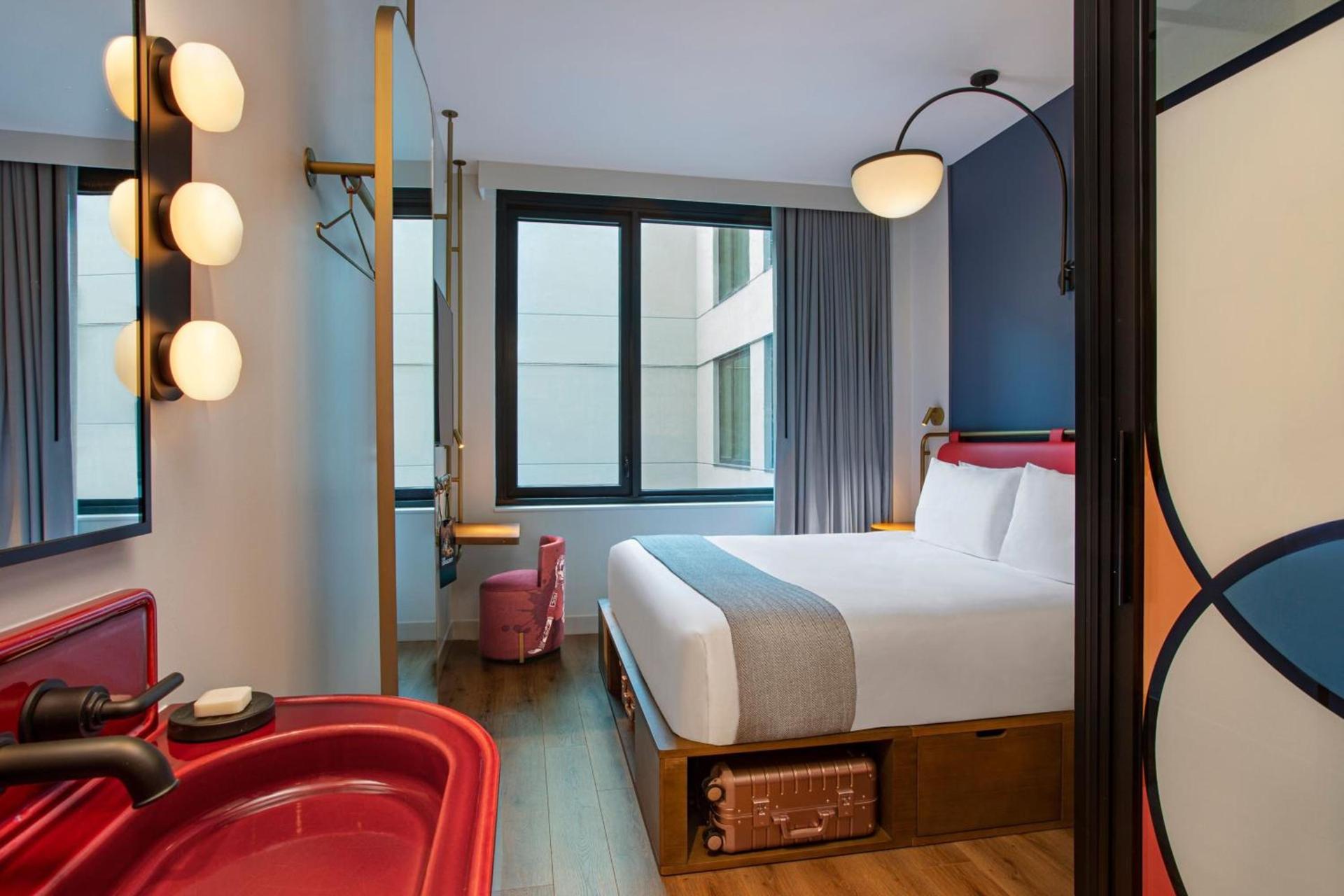 Moxy NYC Lower East Side photo 11