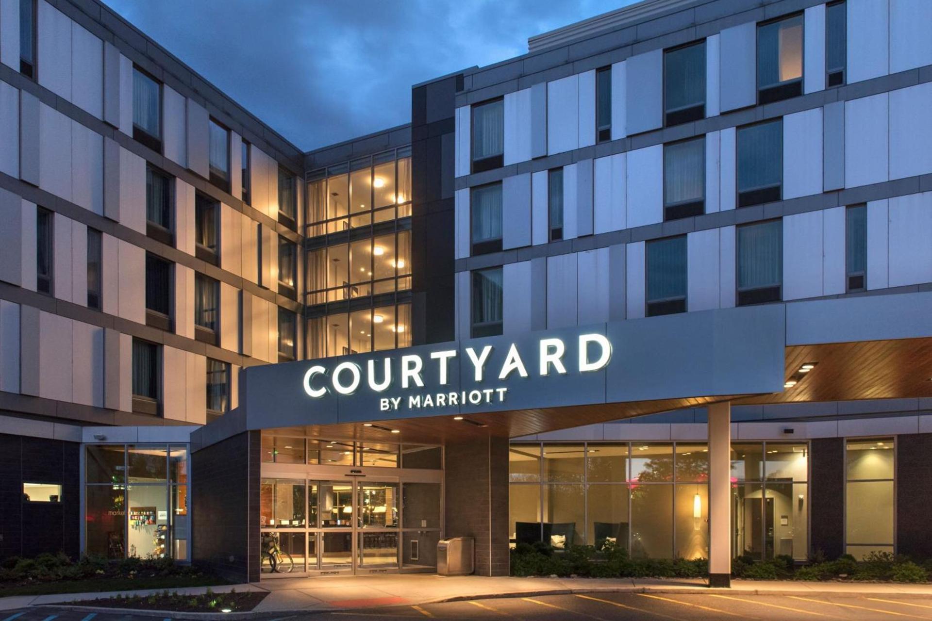 Courtyard by Marriott Philadelphia South at The Navy Yard photo 3