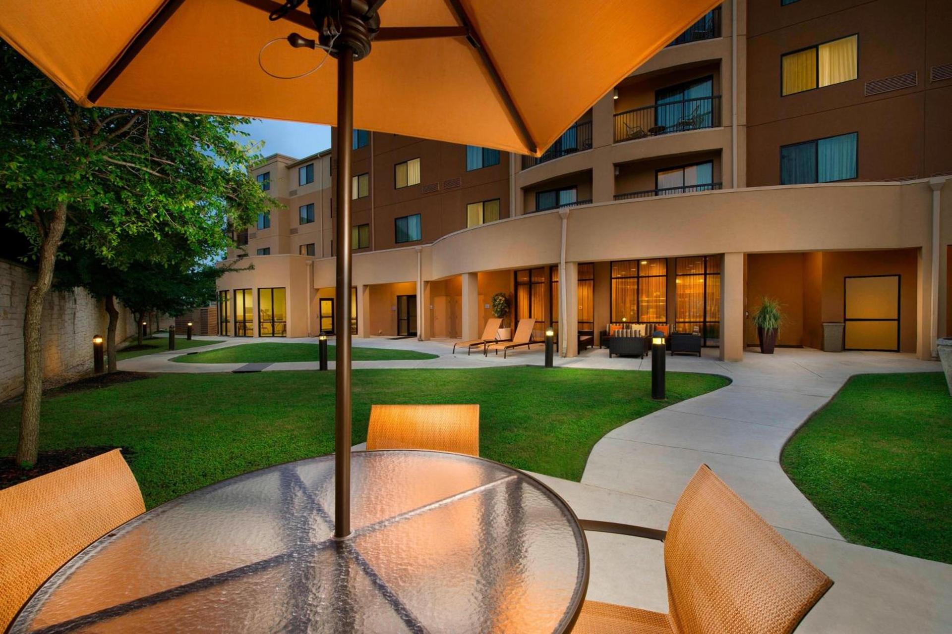 Courtyard by Marriott San Antonio Lackland photo 5