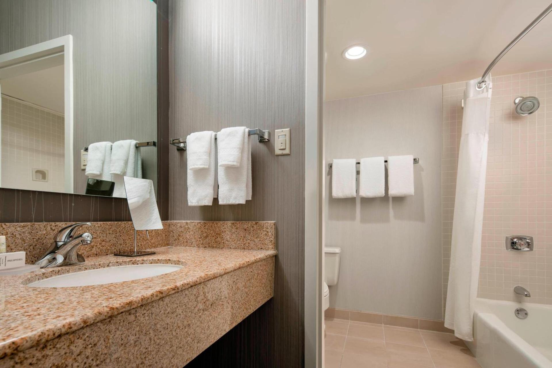 Courtyard by Marriott San Francisco Airport photo 12