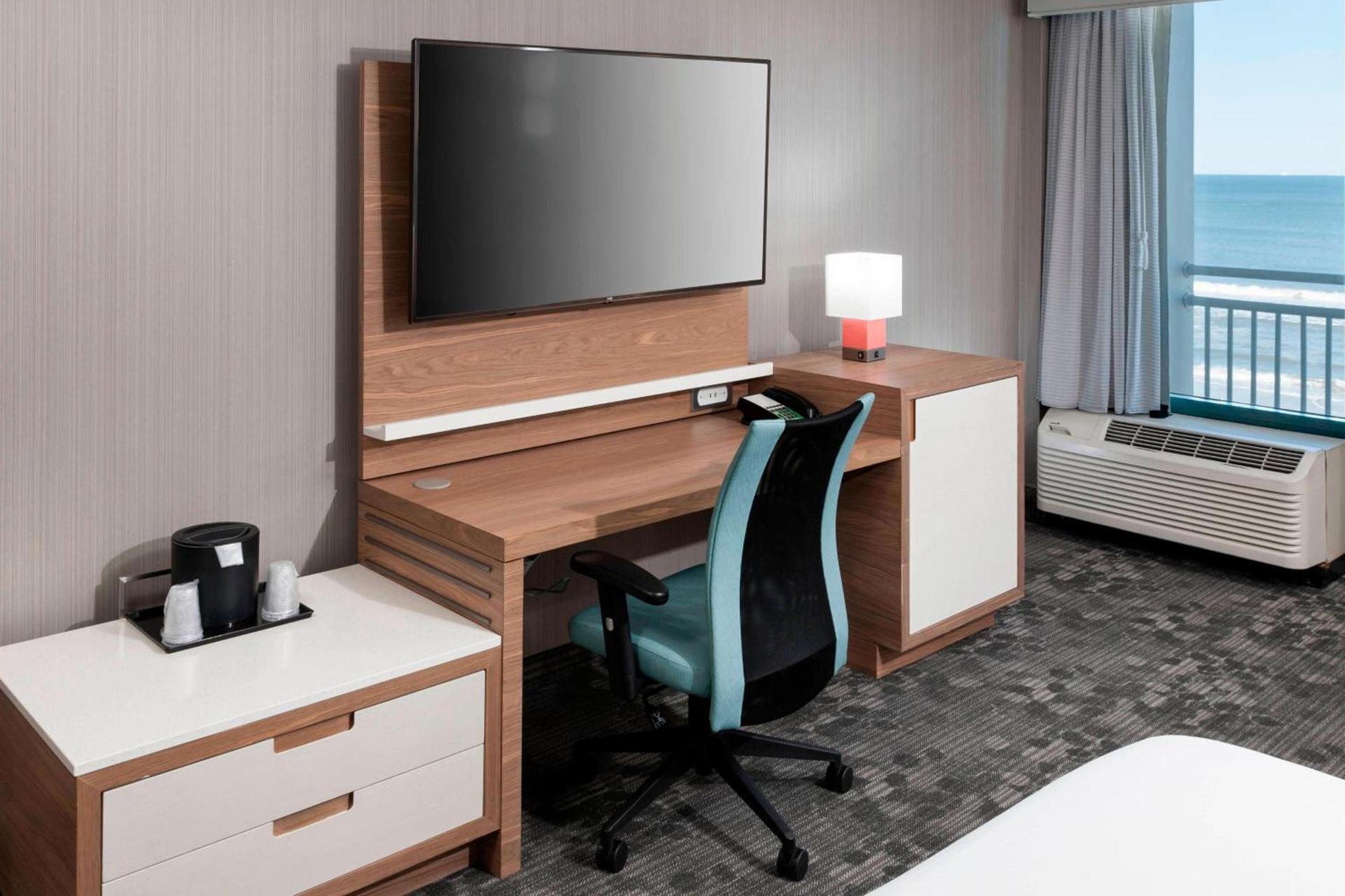 Courtyard by Marriott Virginia Beach Oceanfront-South photo 9