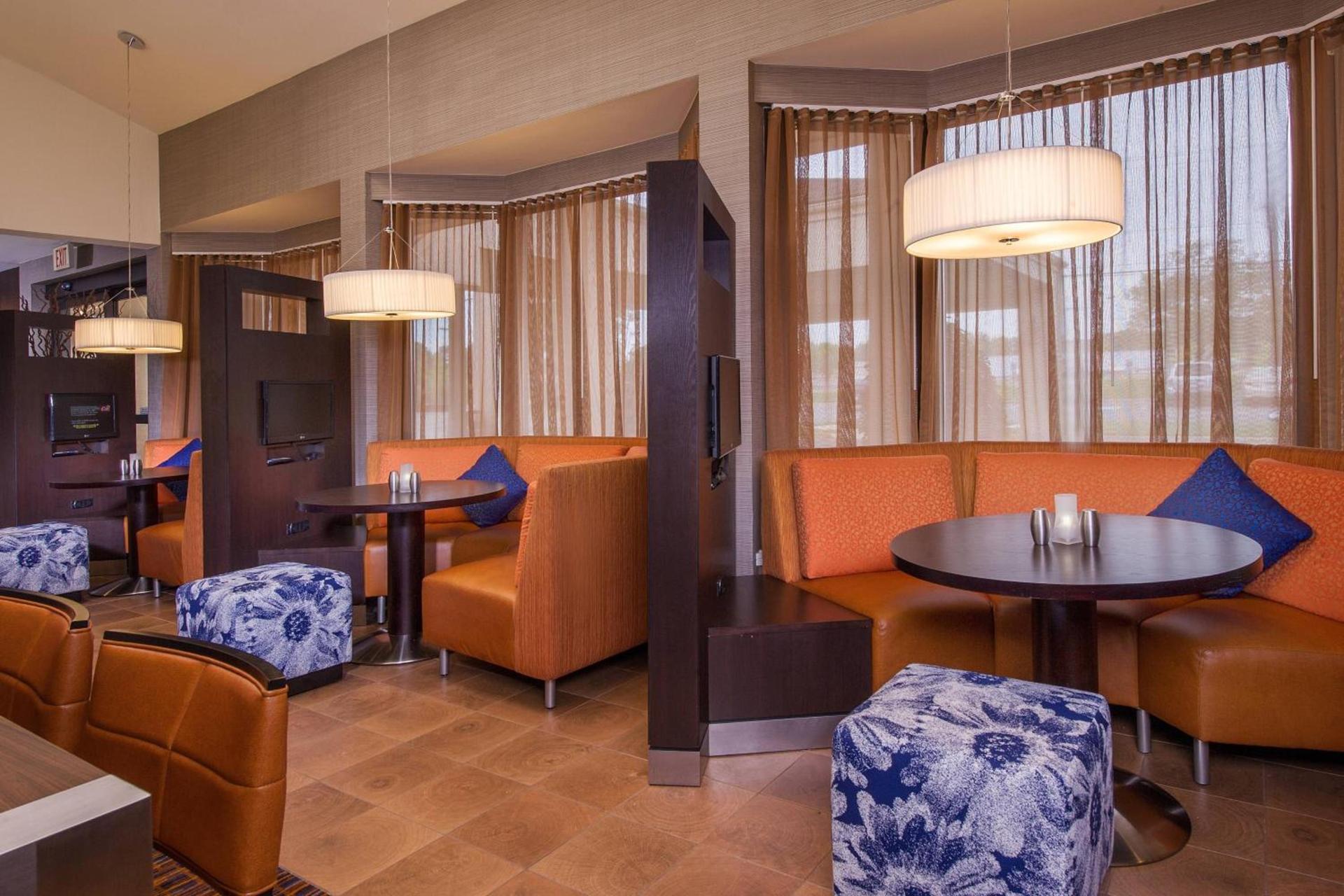 Courtyard by Marriott Richmond West photo 12