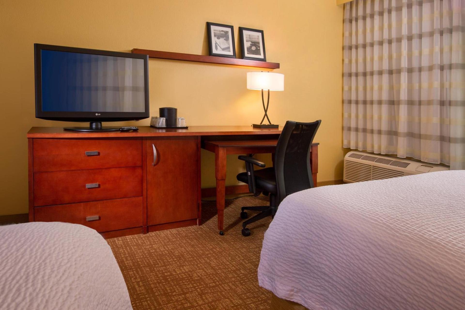 Courtyard by Marriott Richmond West photo 5