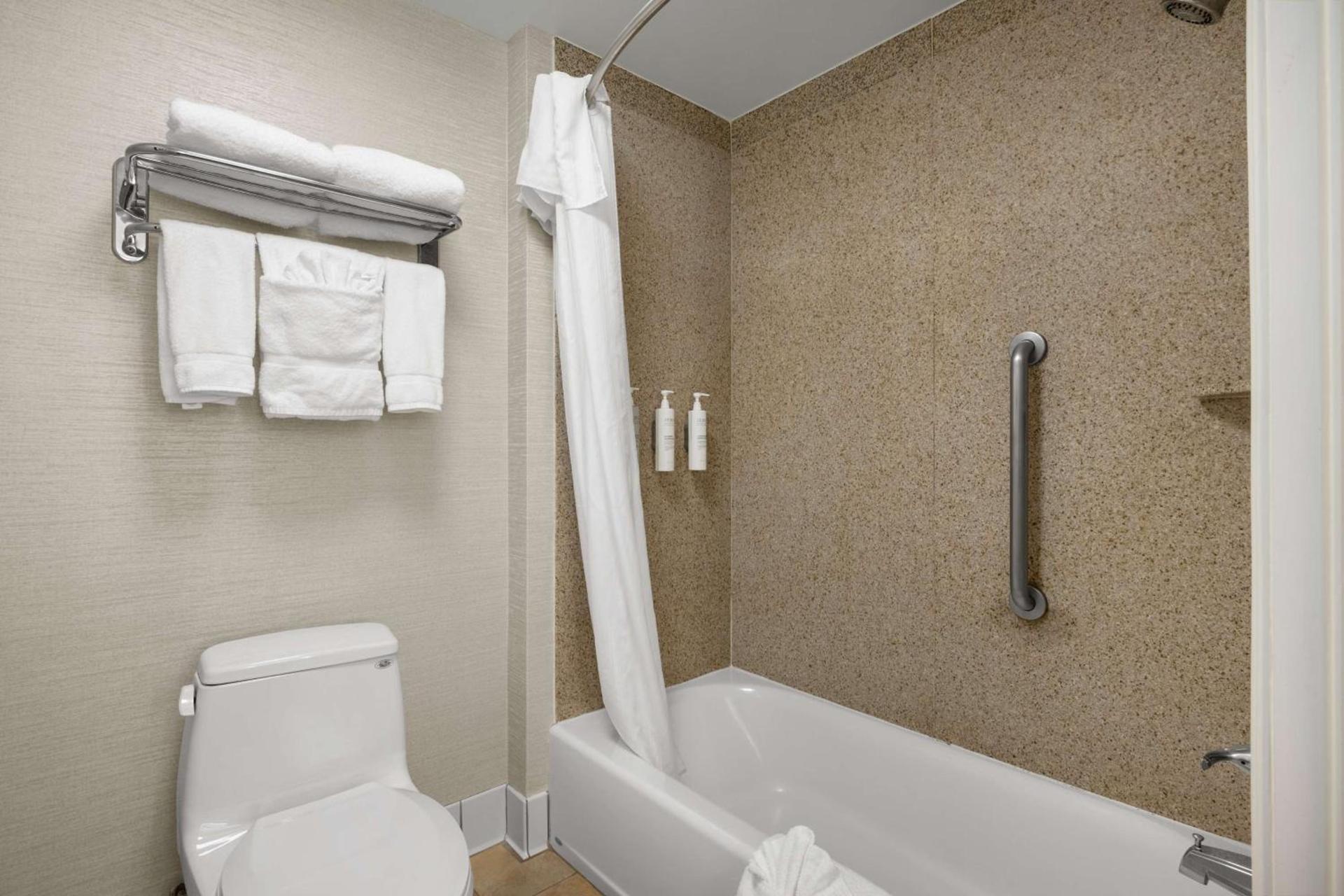 Homewood Suites Bakersfield photo 30