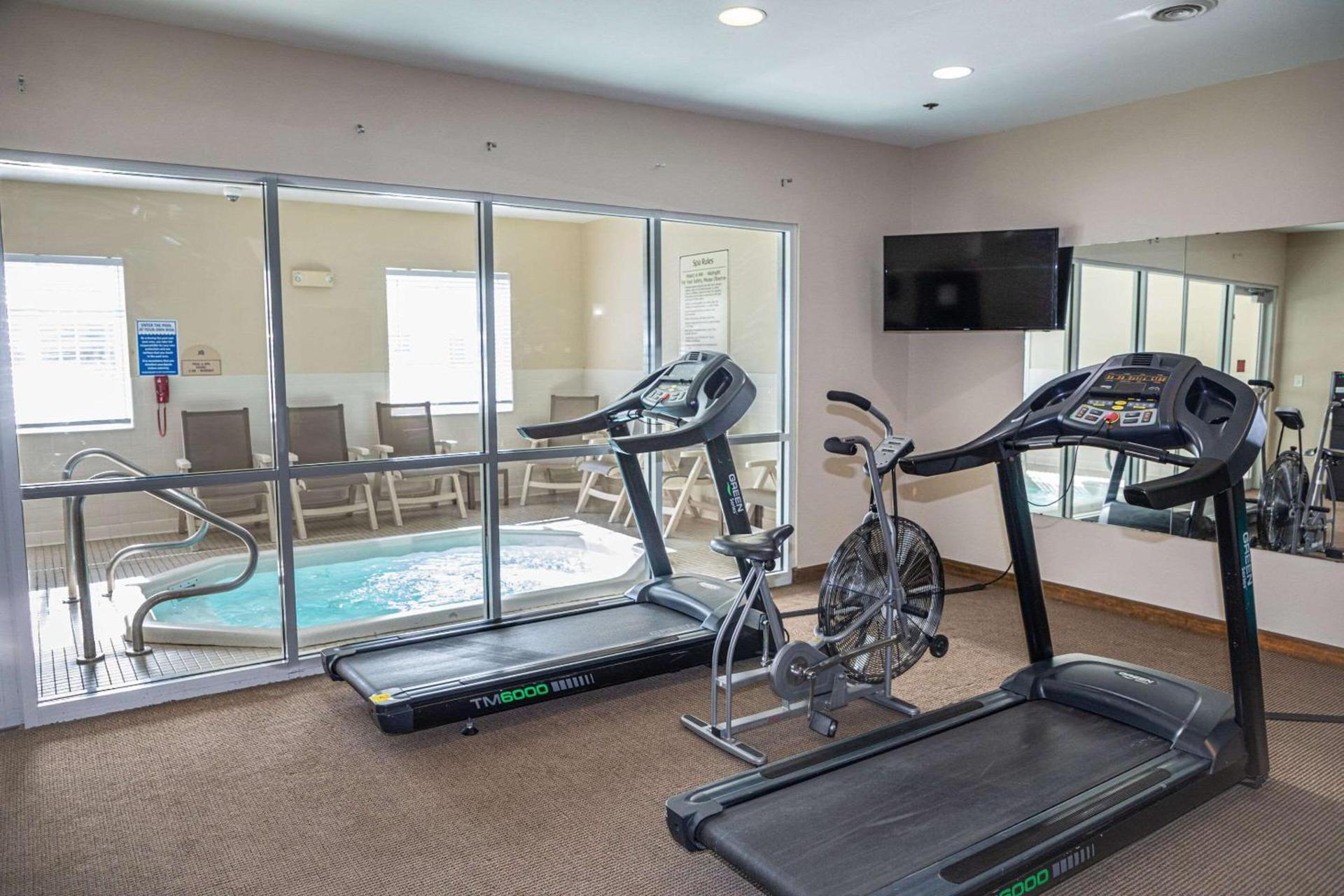 MainStay Suites Fargo - I-94 Medical Center photo 34