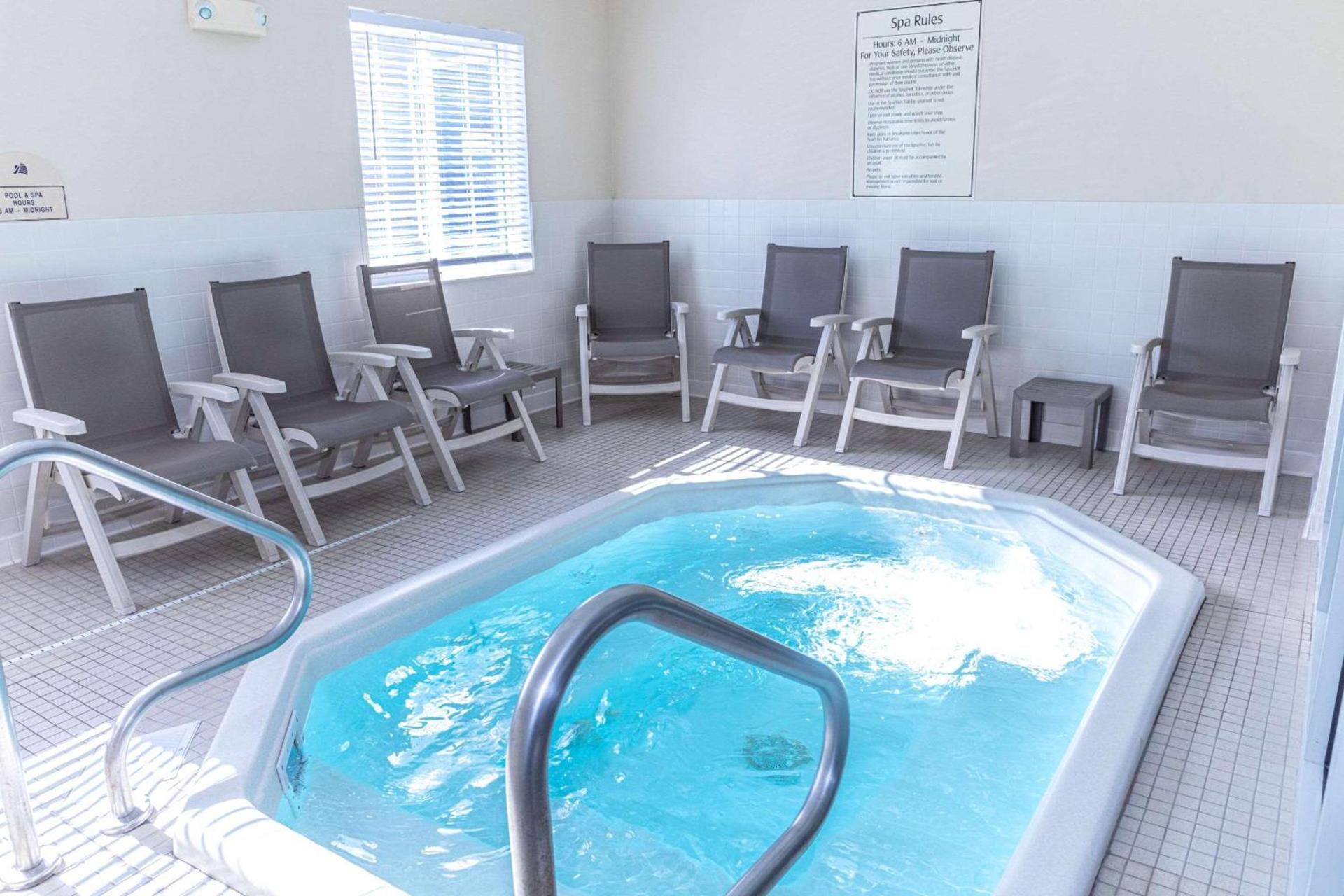 MainStay Suites Fargo - I-94 Medical Center photo 33