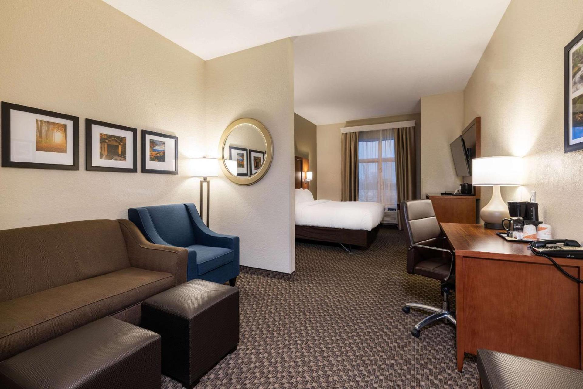 Comfort Suites Troy-I75 photo 59
