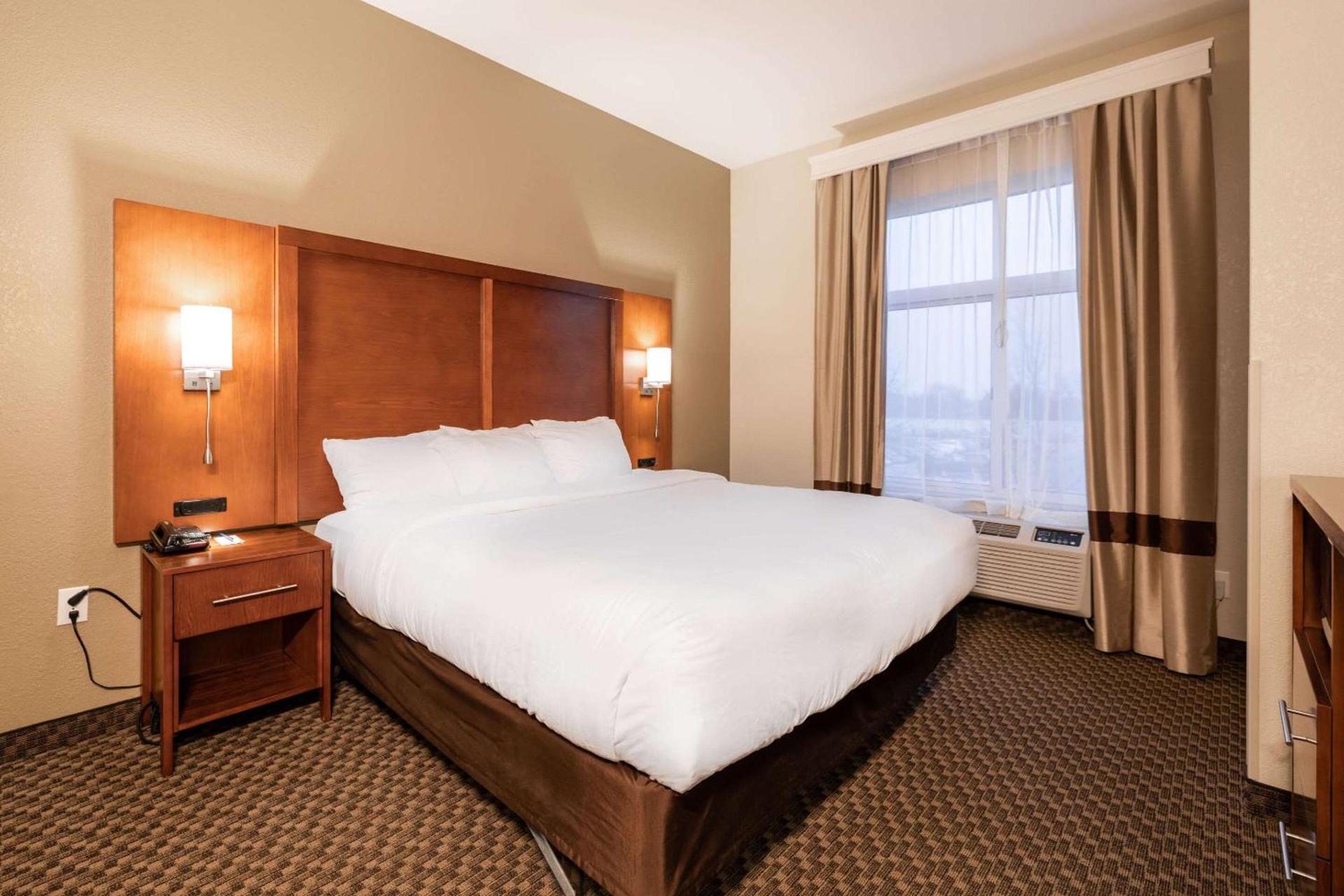 Comfort Suites Troy-I75 photo 15