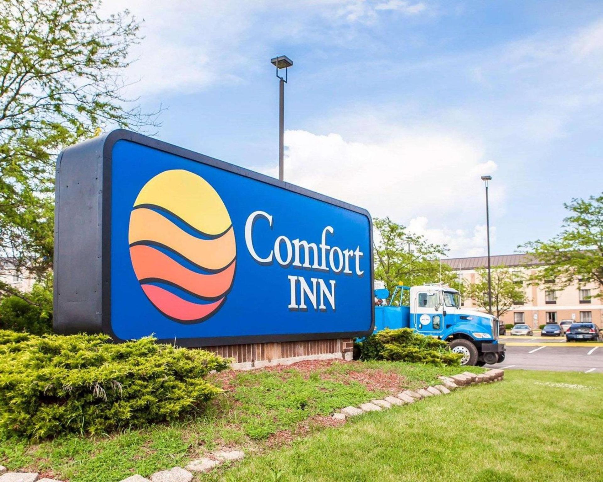 Comfort Inn Bourbonnais near I-57 photo 2