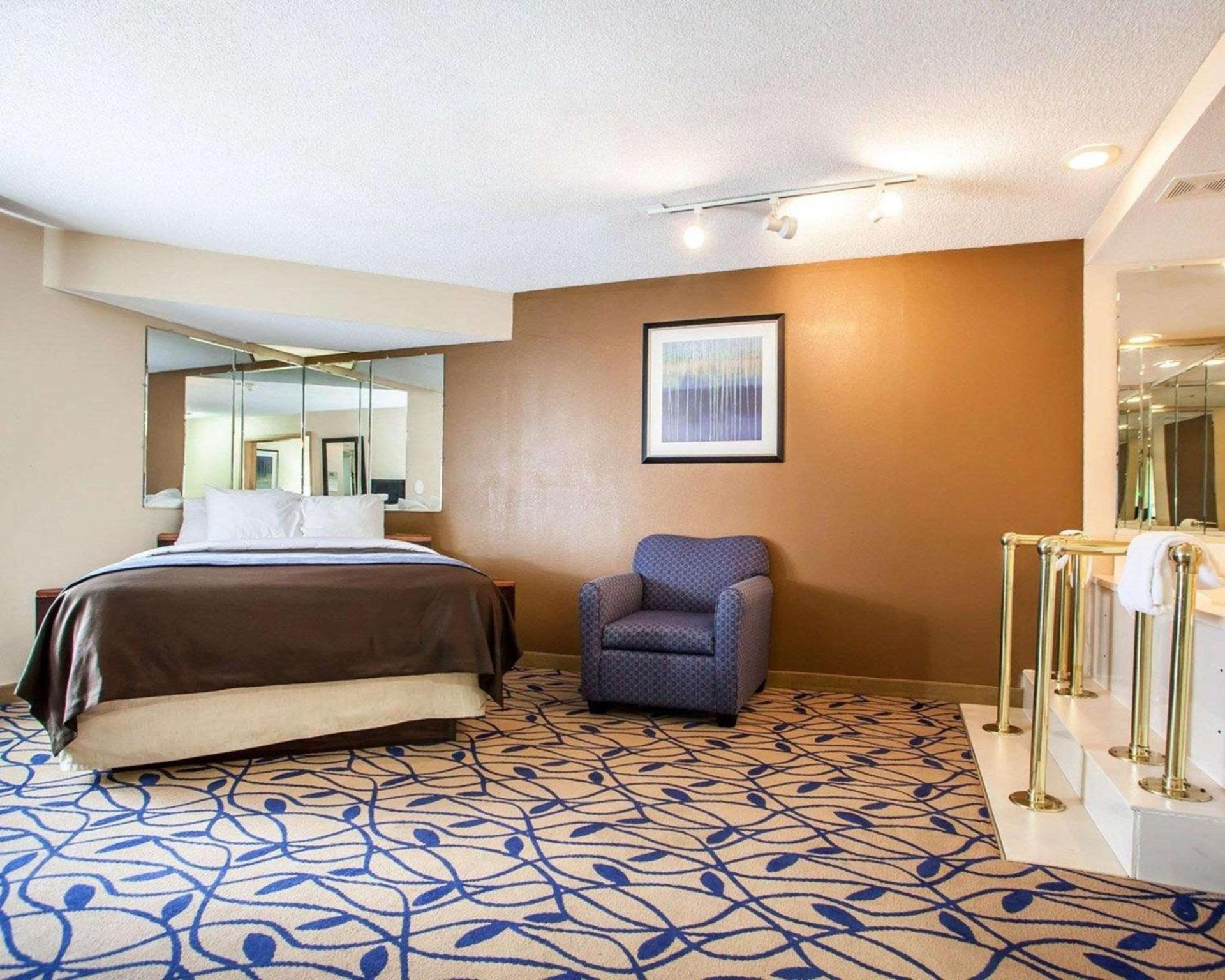 Comfort Inn Bourbonnais near I-57 photo 22