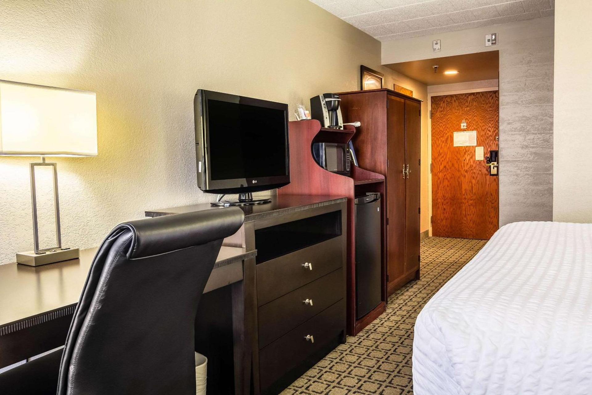 Clarion Inn Cranberry Township photo 9