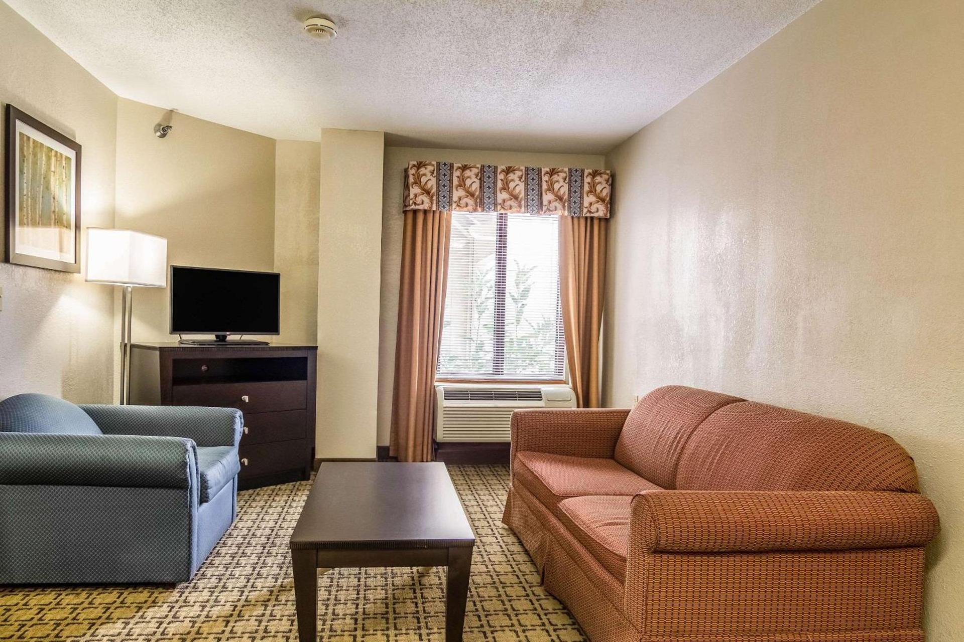 Clarion Inn Cranberry Township photo 18