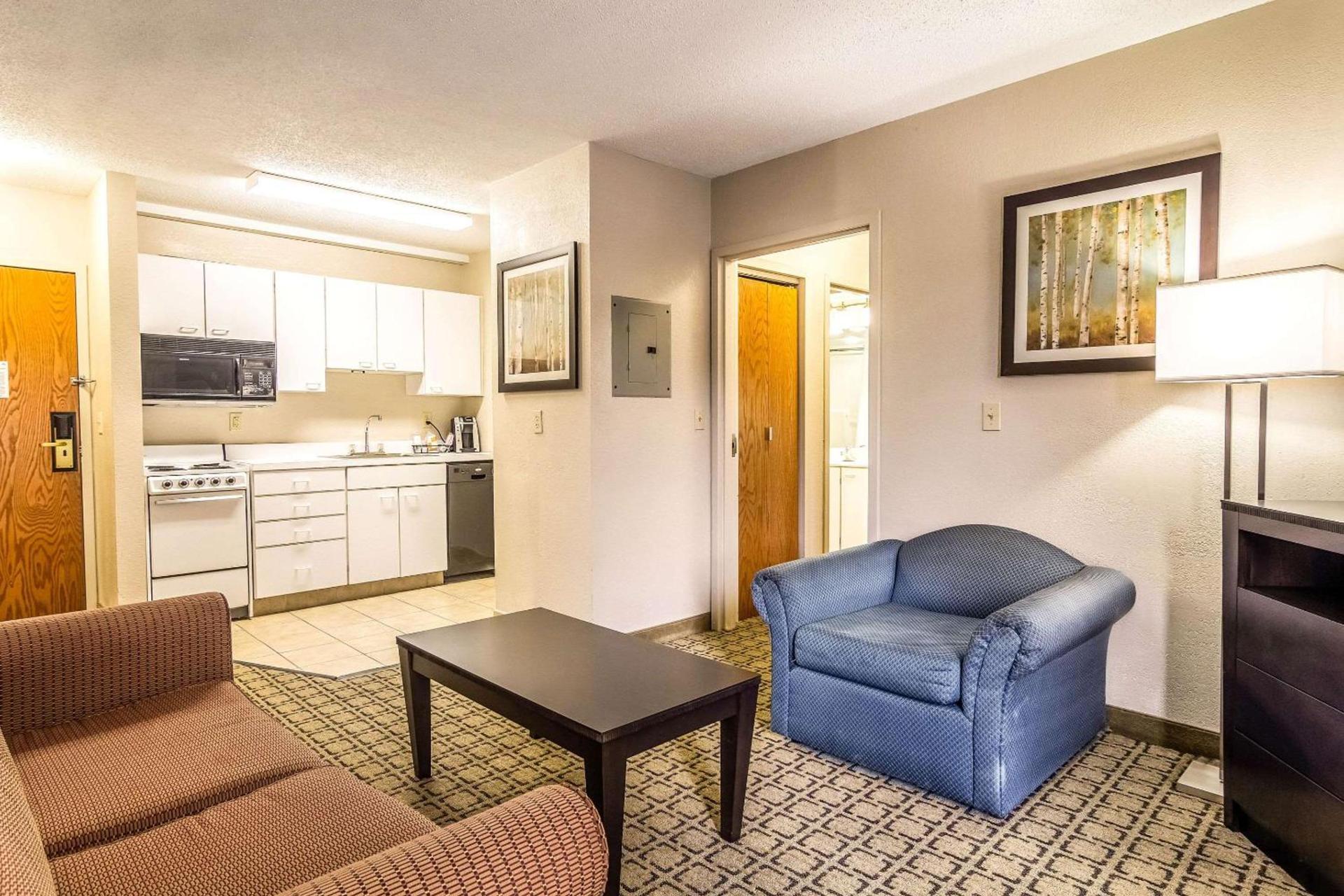 Clarion Inn Cranberry Township photo 20