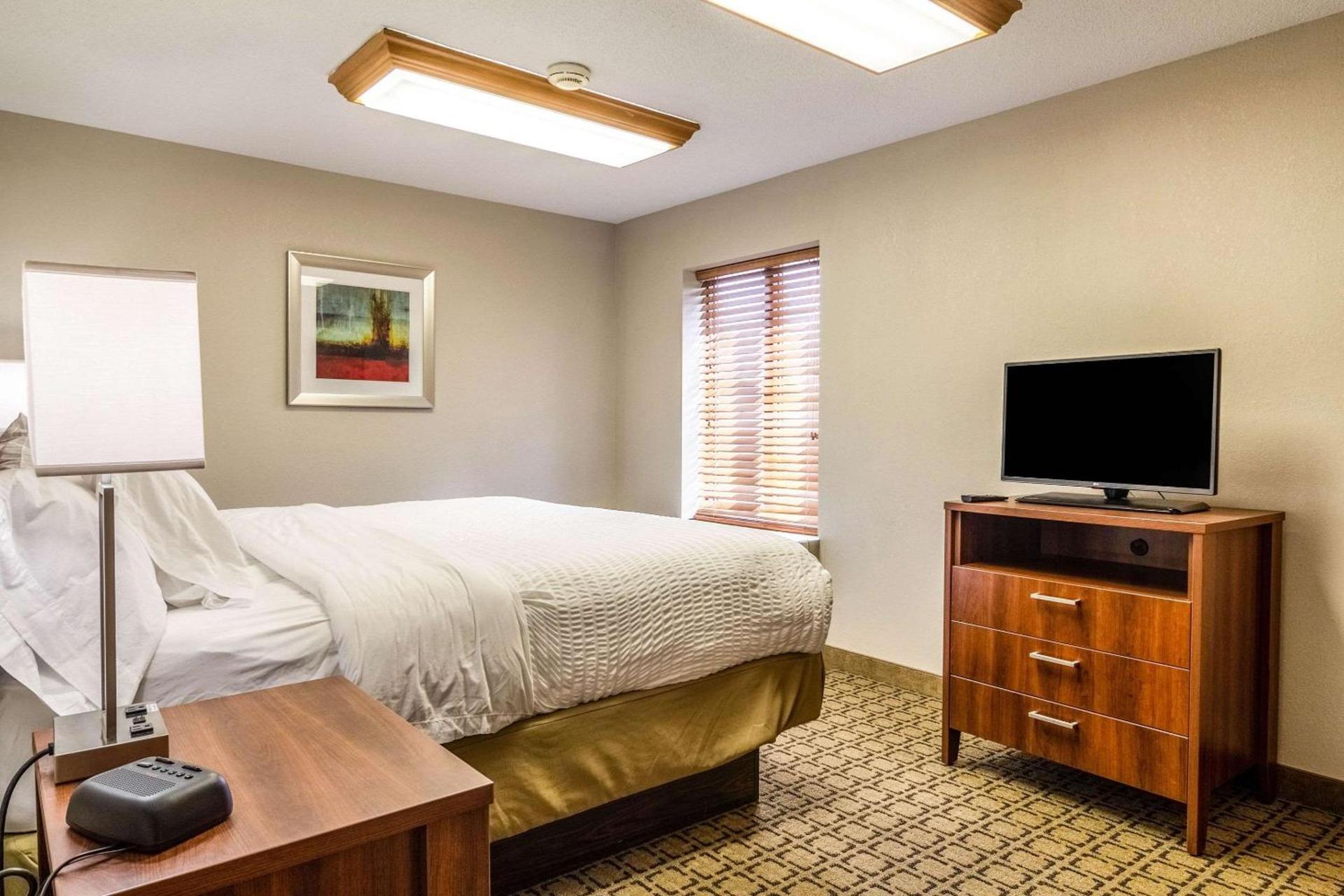 Clarion Inn Cranberry Township photo 23