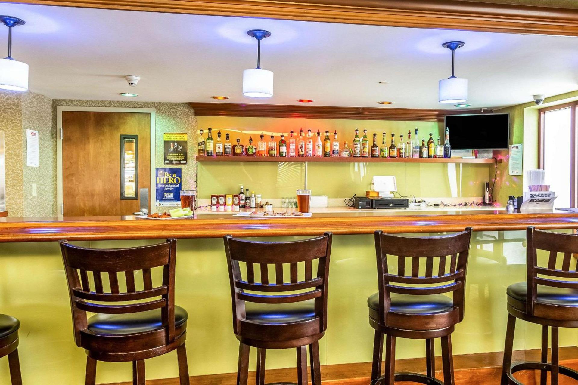 Clarion Inn Cranberry Township photo 33