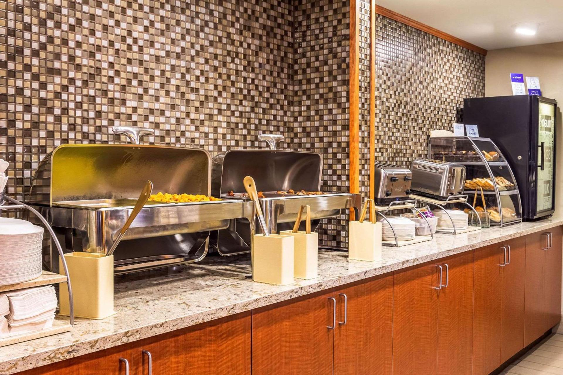 Clarion Inn Cranberry Township photo 35