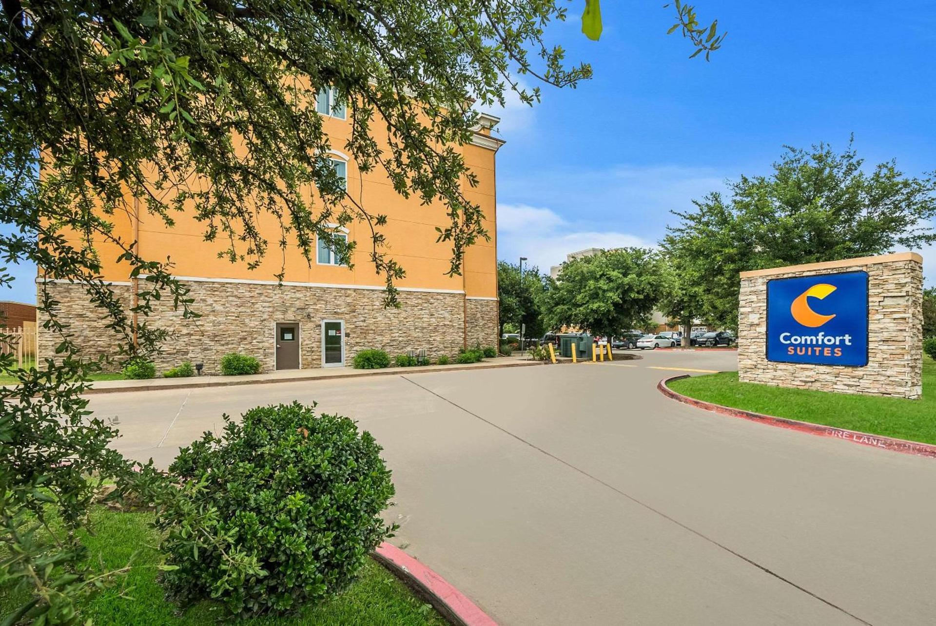 Comfort Suites Plano - Dallas North — hotel in Plano