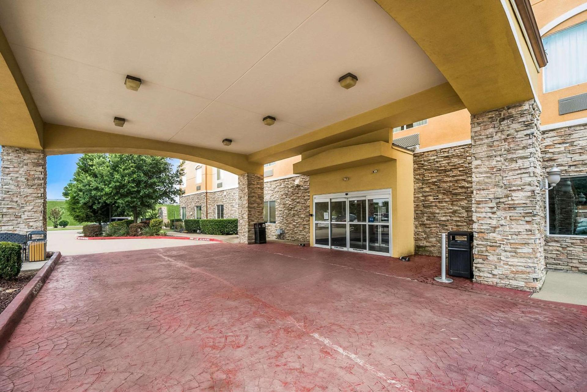 Comfort Suites Plano - Dallas North photo 3