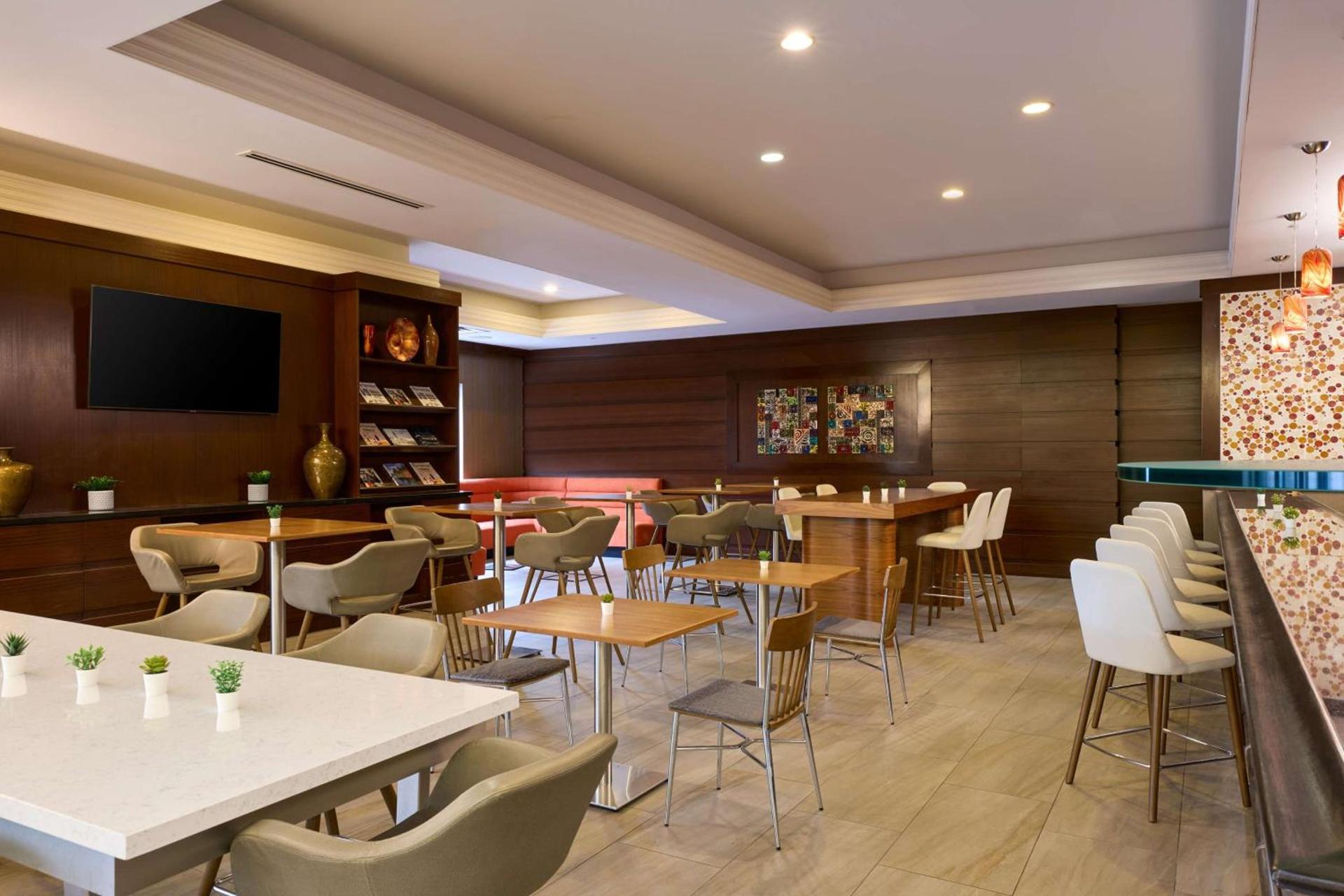 DoubleTree by Hilton Minneapolis Airport, MN photo 12