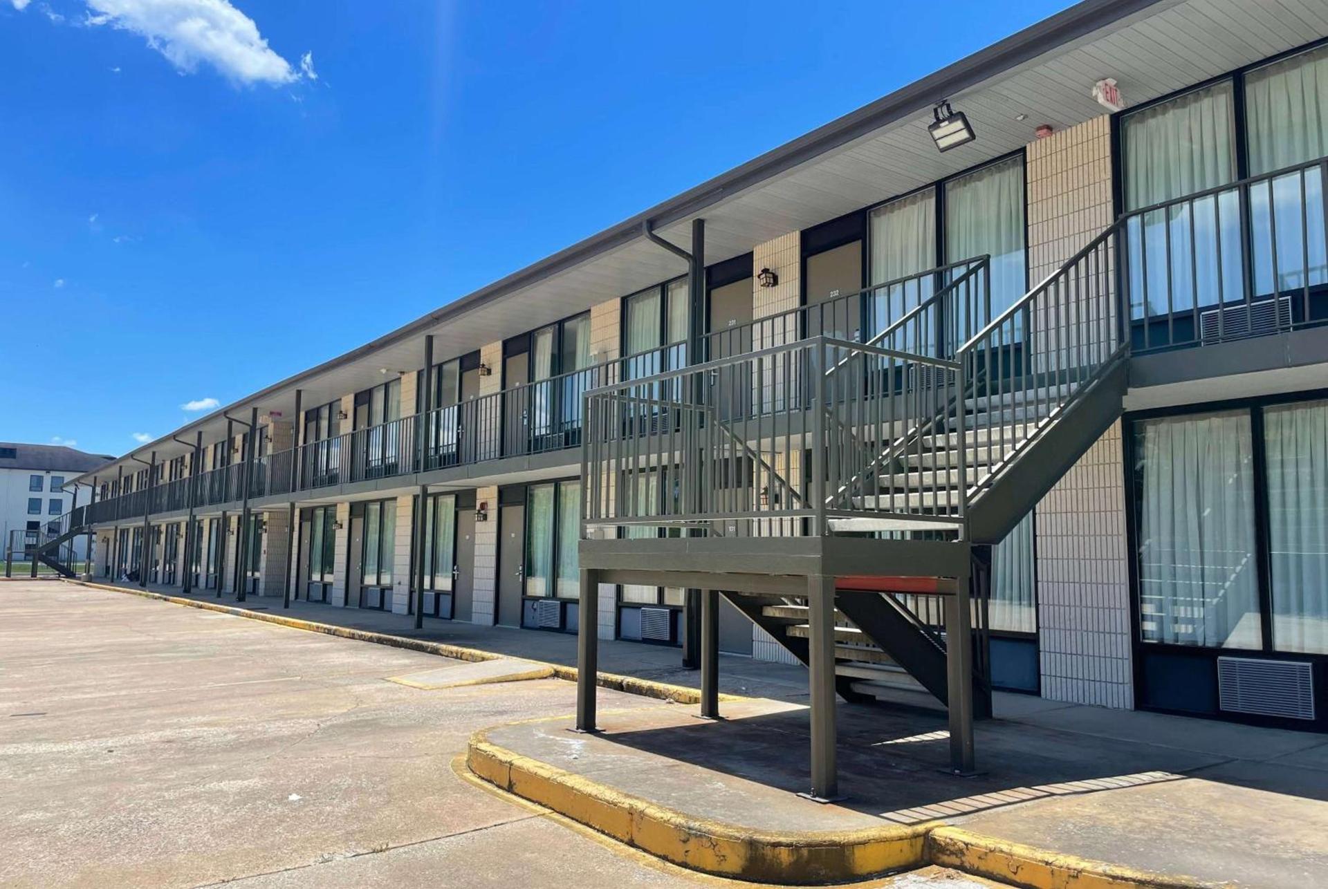 Ramada by Wyndham Branson Theatre District photo 4