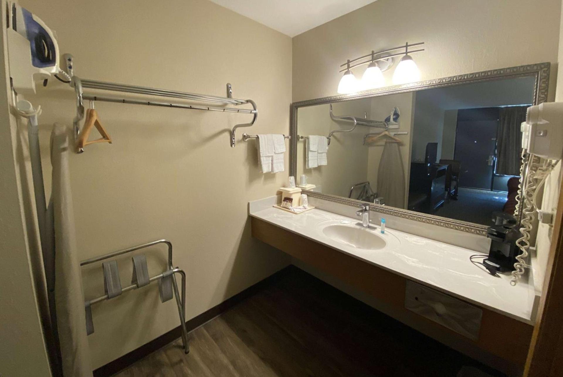 Ramada by Wyndham Branson Theatre District photo 13