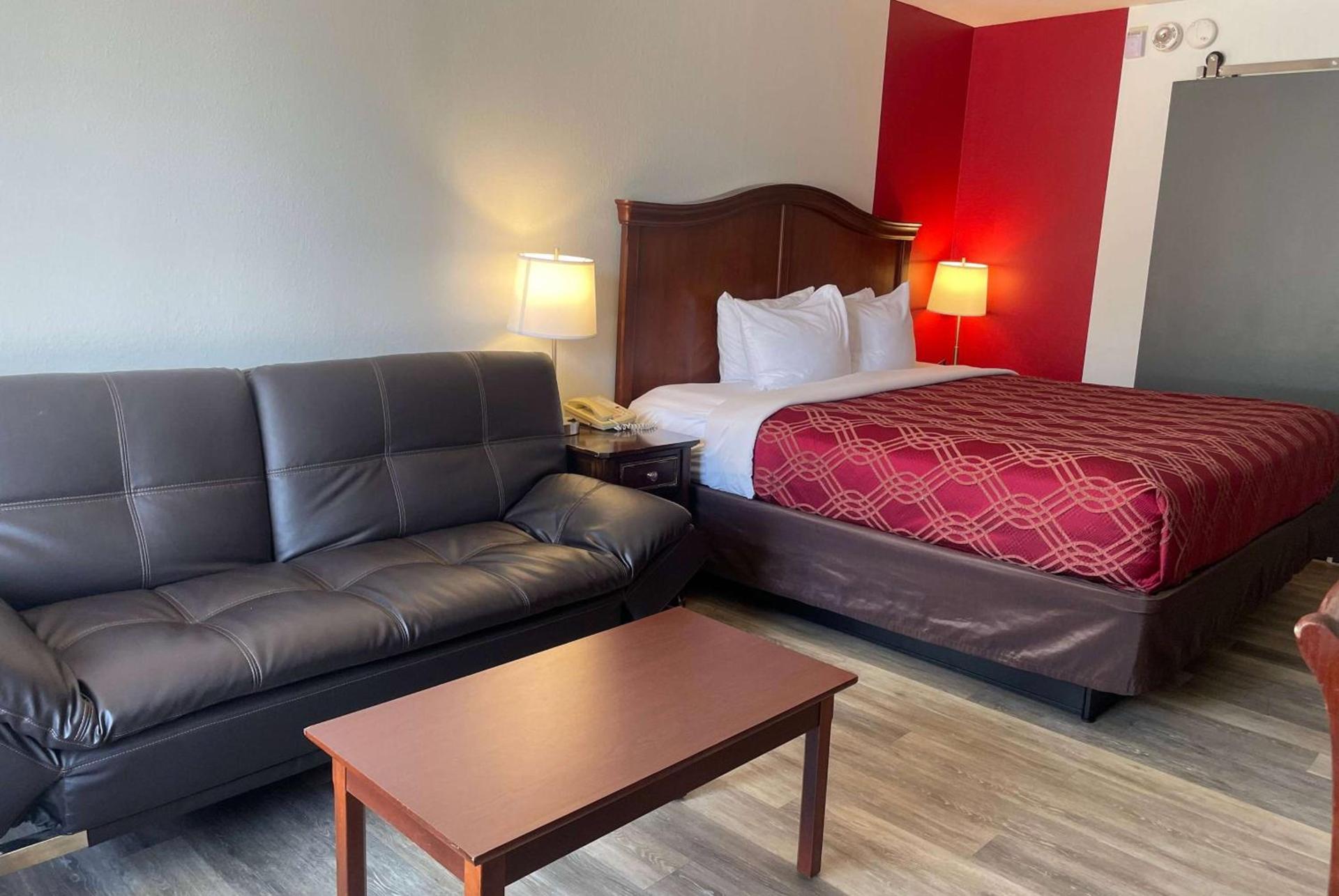 Ramada by Wyndham Branson Theatre District photo 14