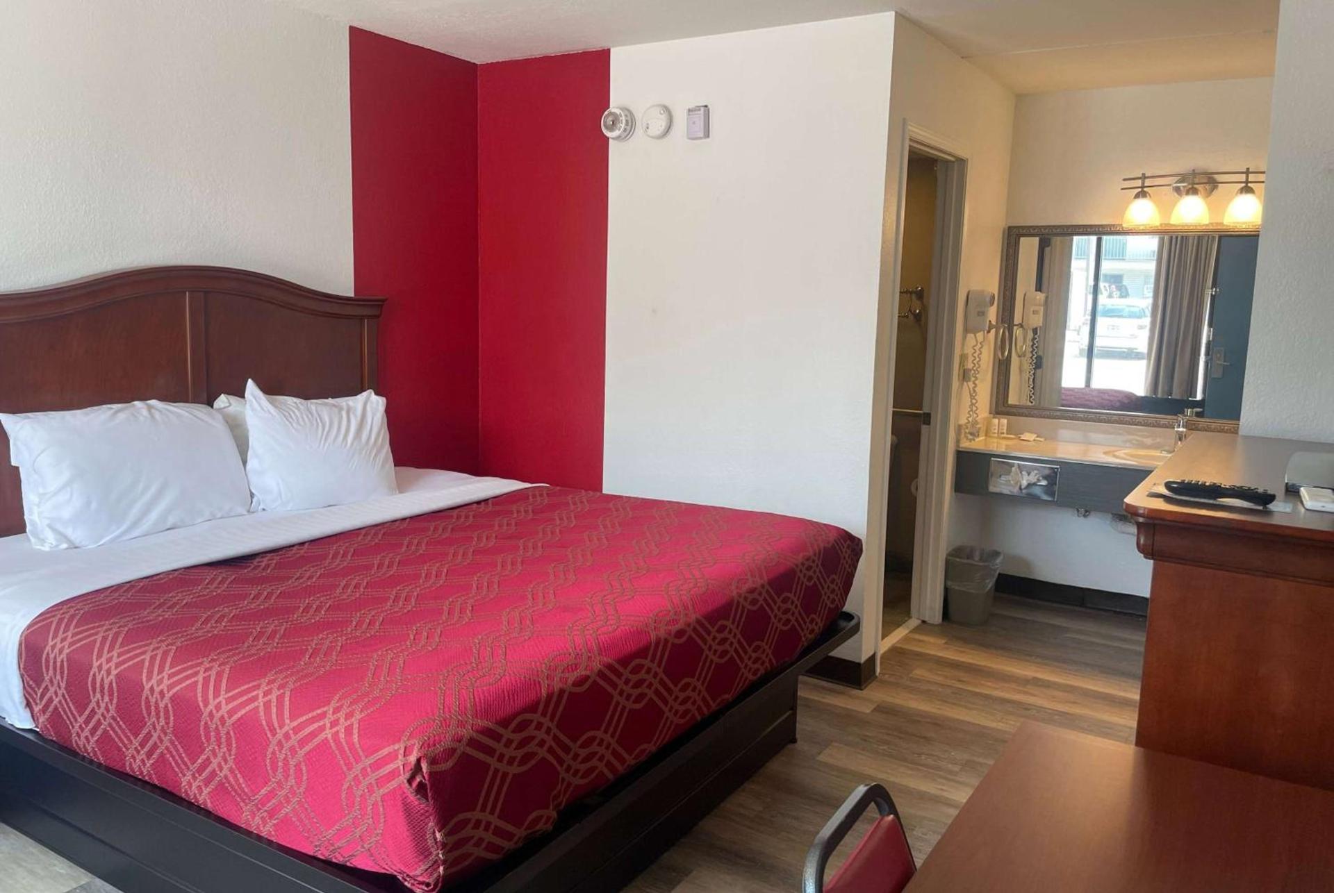 Ramada by Wyndham Branson Theatre District photo 17