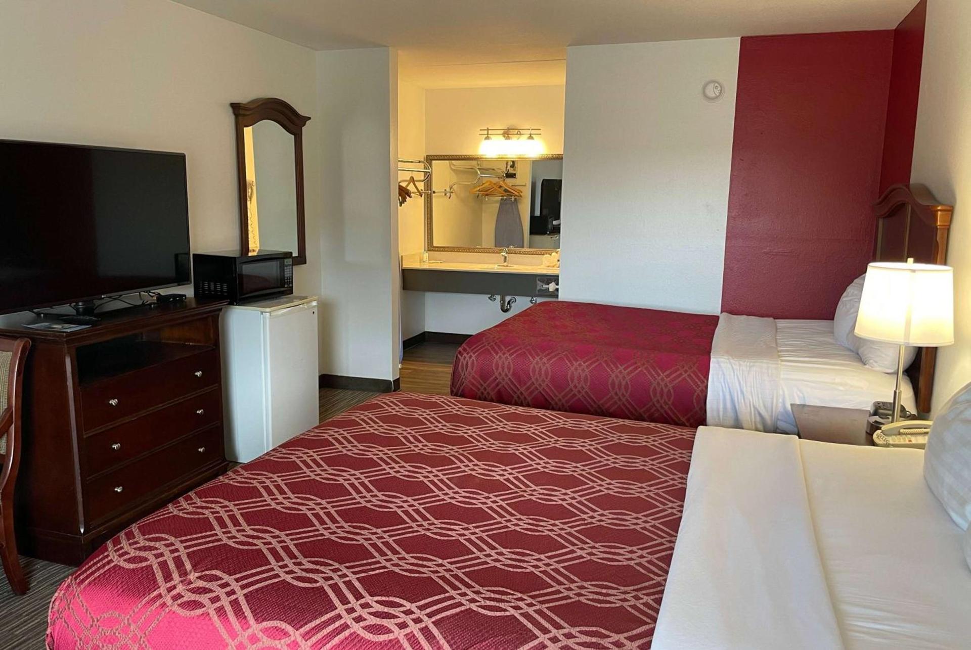 Ramada by Wyndham Branson Theatre District photo 16