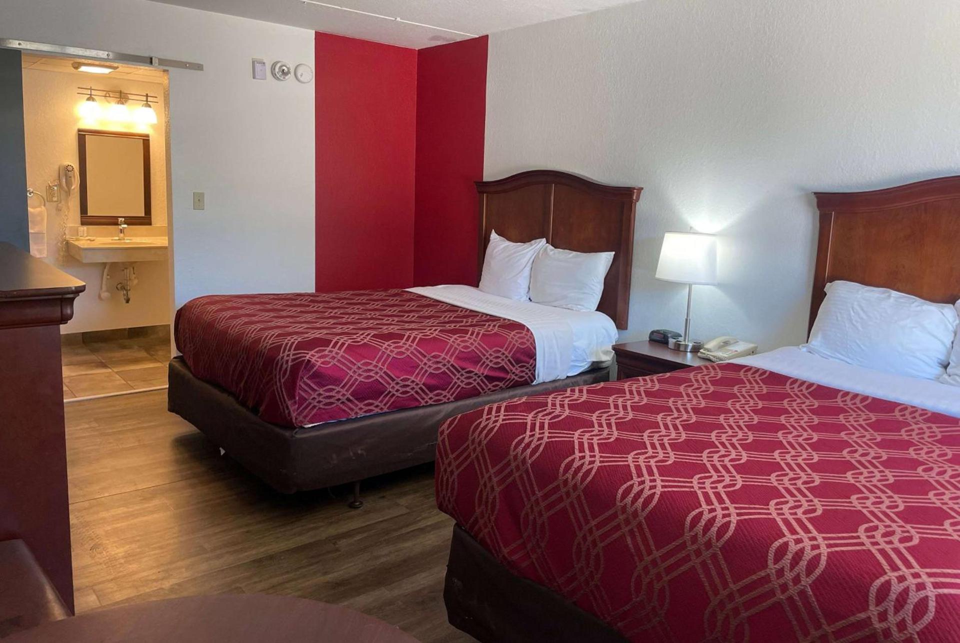 Ramada by Wyndham Branson Theatre District photo 19