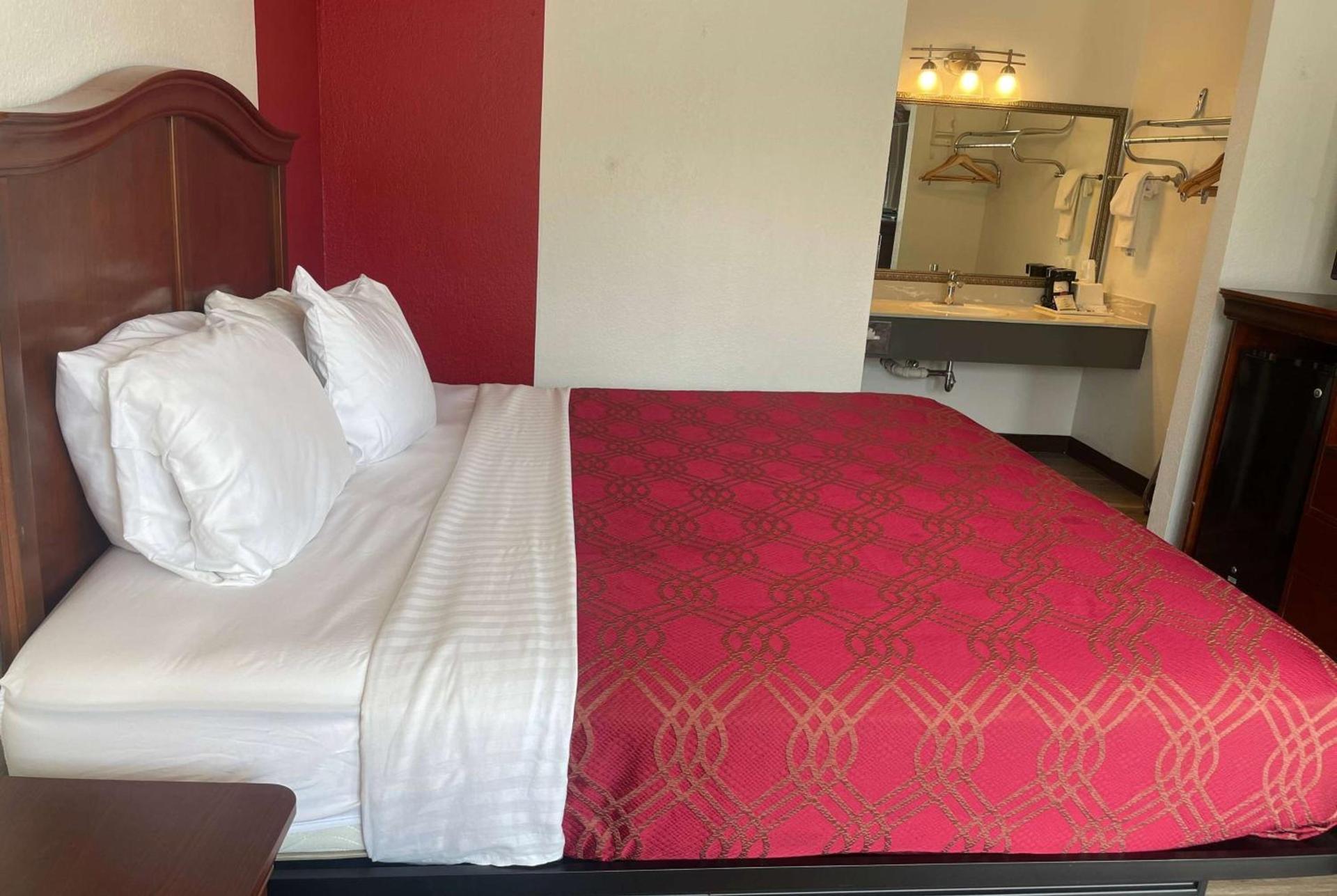 Ramada by Wyndham Branson Theatre District photo 21
