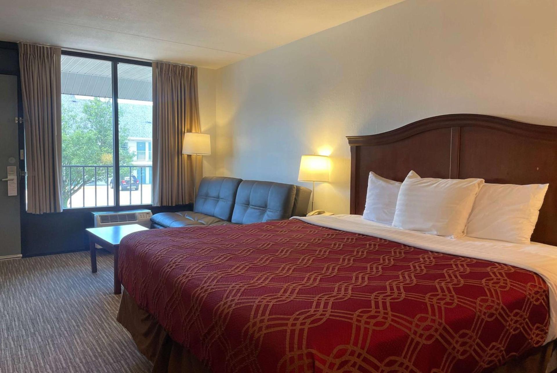 Ramada by Wyndham Branson Theatre District photo 28