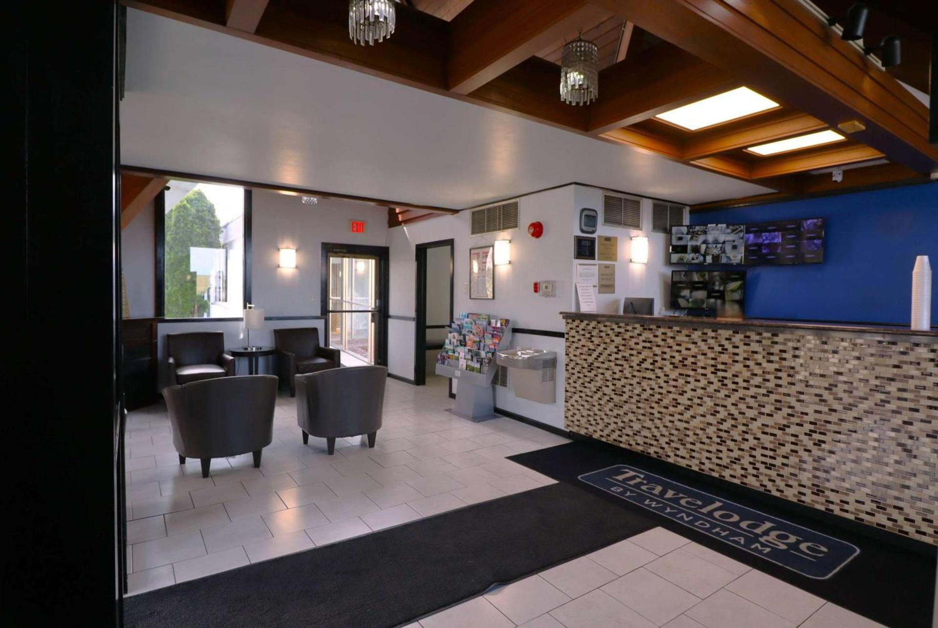 Travelodge by Wyndham Milwaukee photo 3