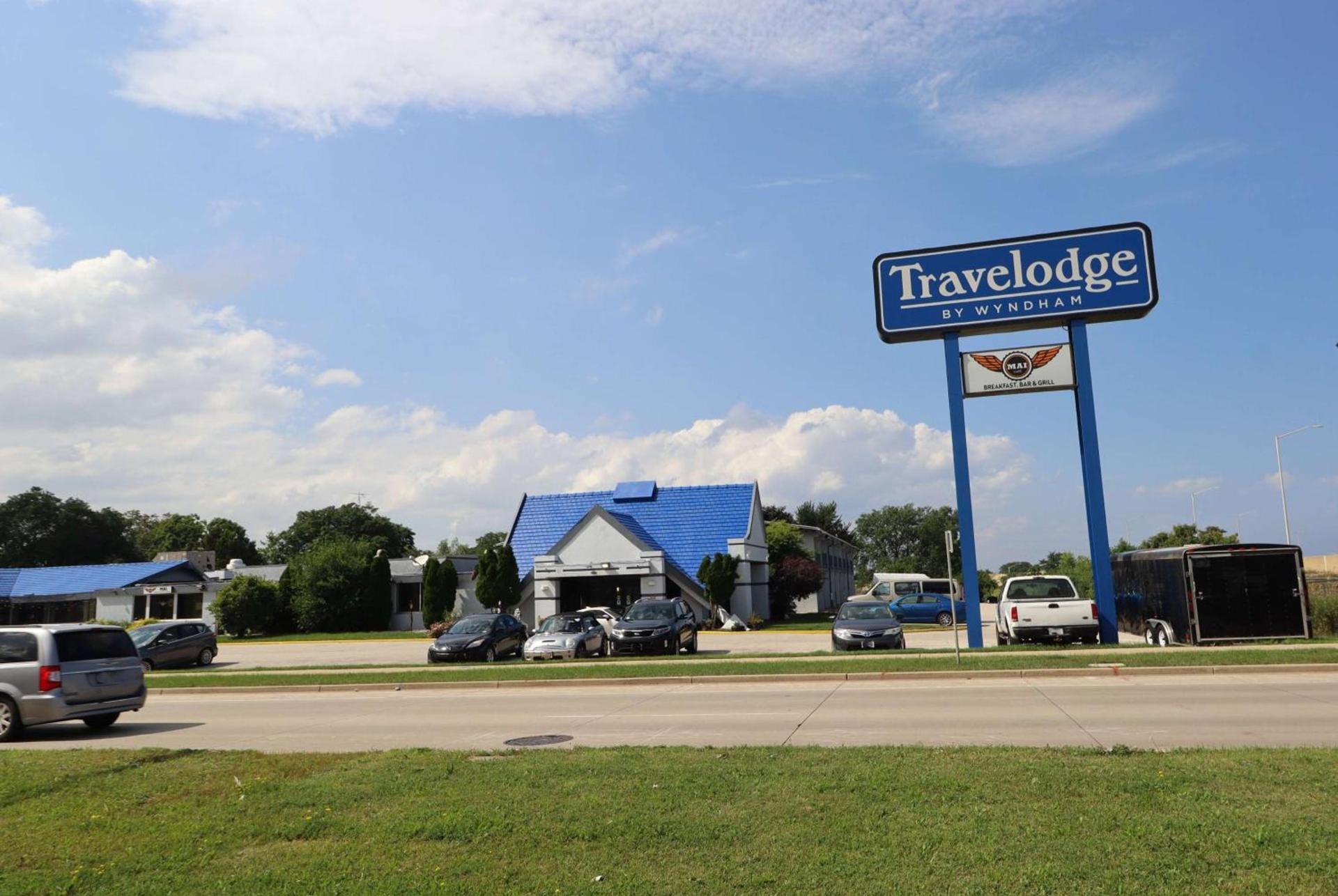 Travelodge by Wyndham Milwaukee photo 2