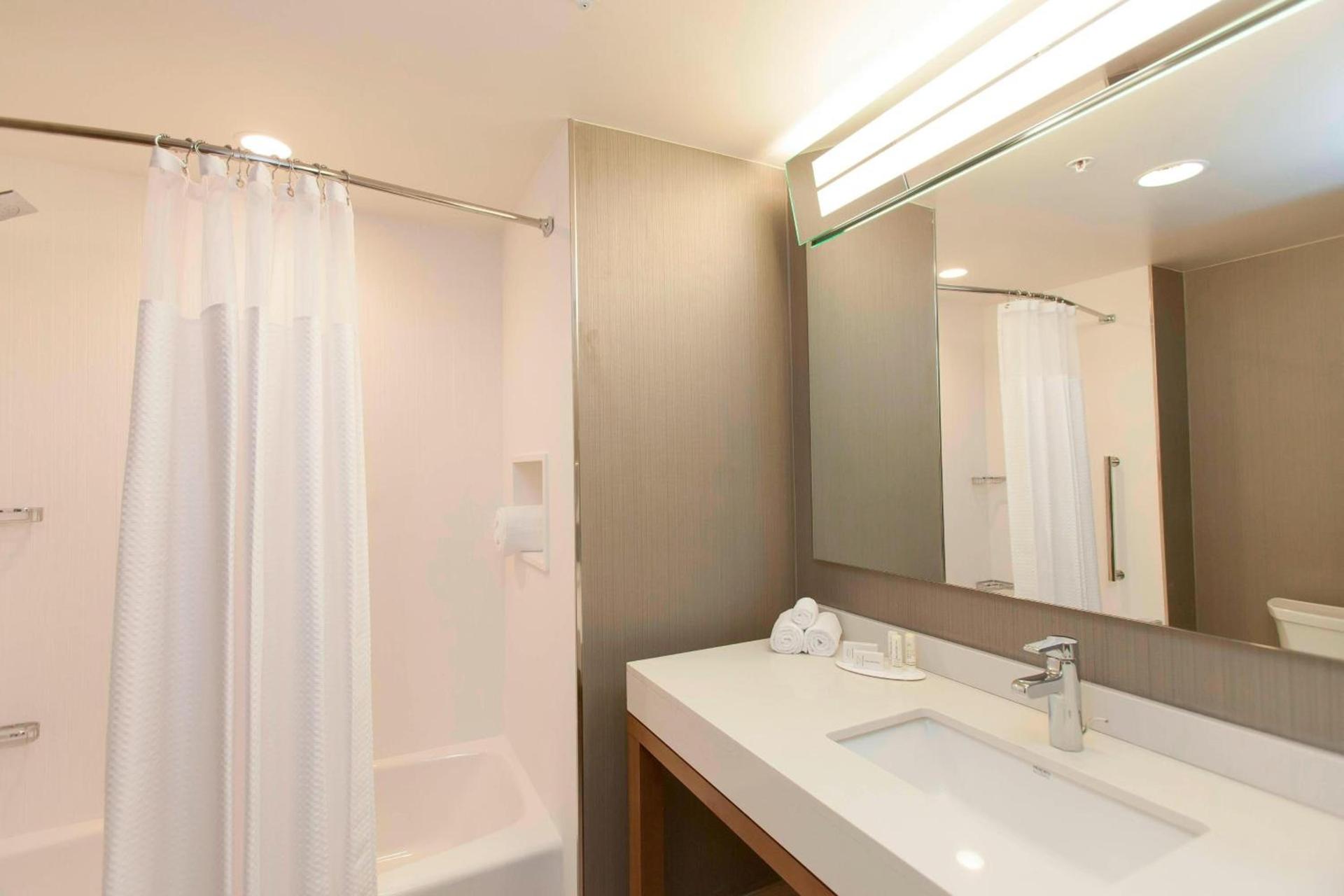 Courtyard by Marriott Houston City Place photo 12