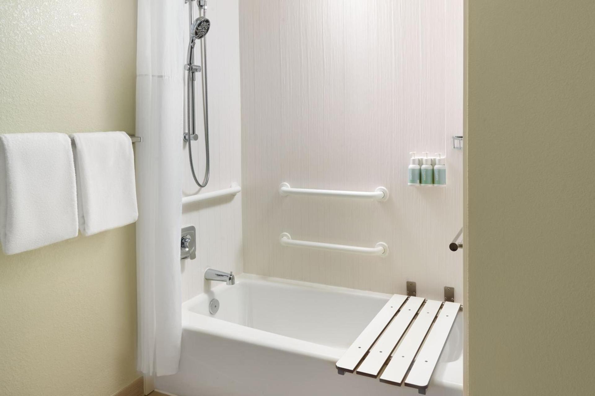 Courtyard by Marriott Atlanta Airport South/Sullivan Road photo 15
