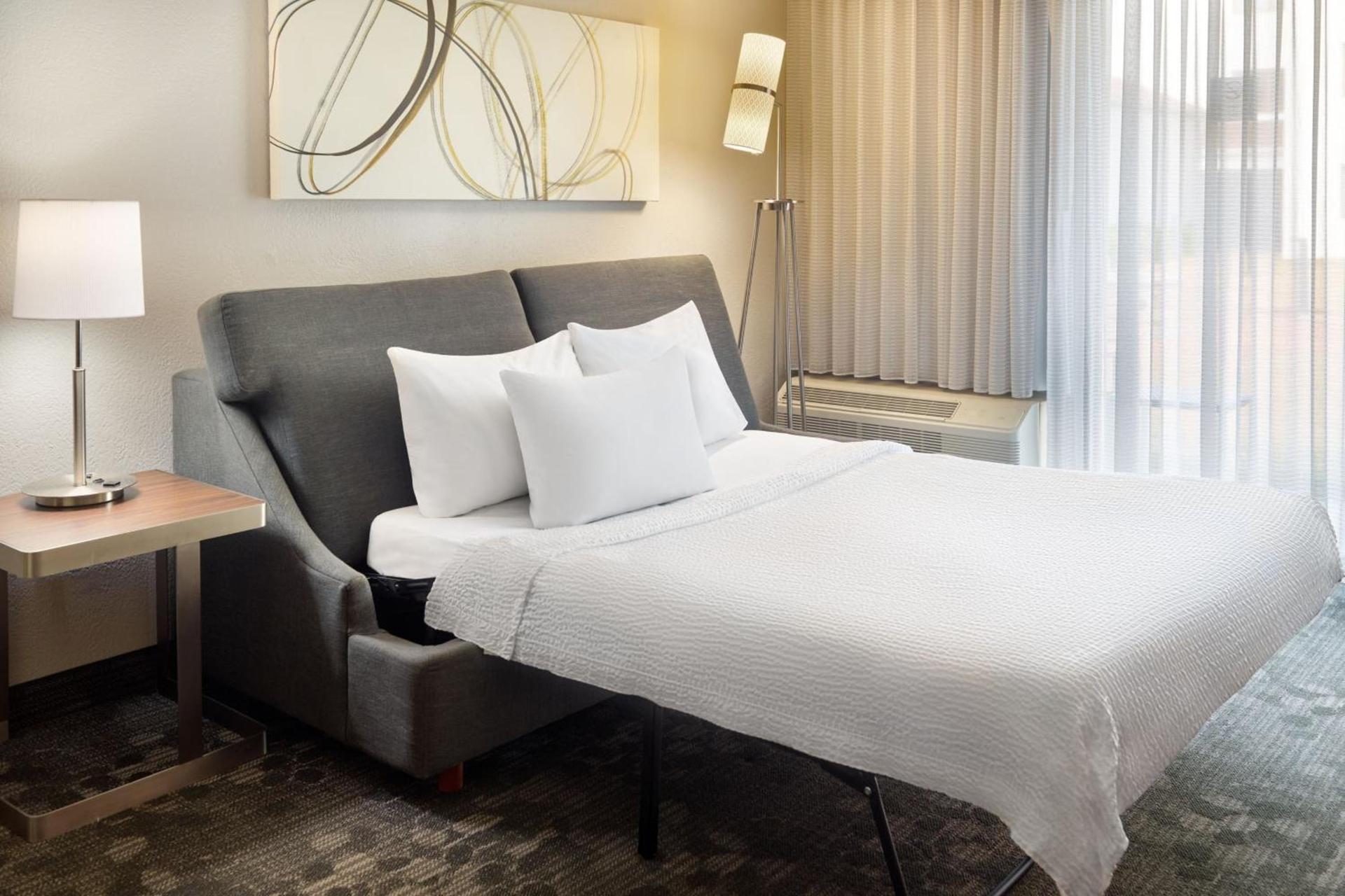 Courtyard by Marriott Atlanta Airport South/Sullivan Road photo 10